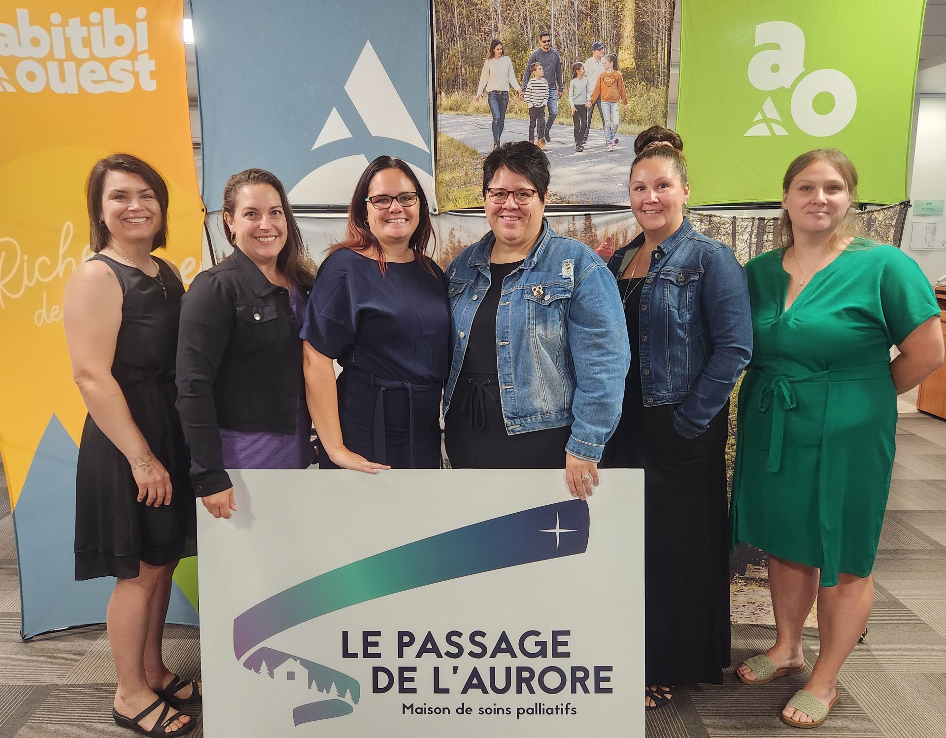 L’équipe du Passage de l’Aurore officialise le partenariat avec Les Maisons Nordique 

Crédit Photo: Gracieuseté  