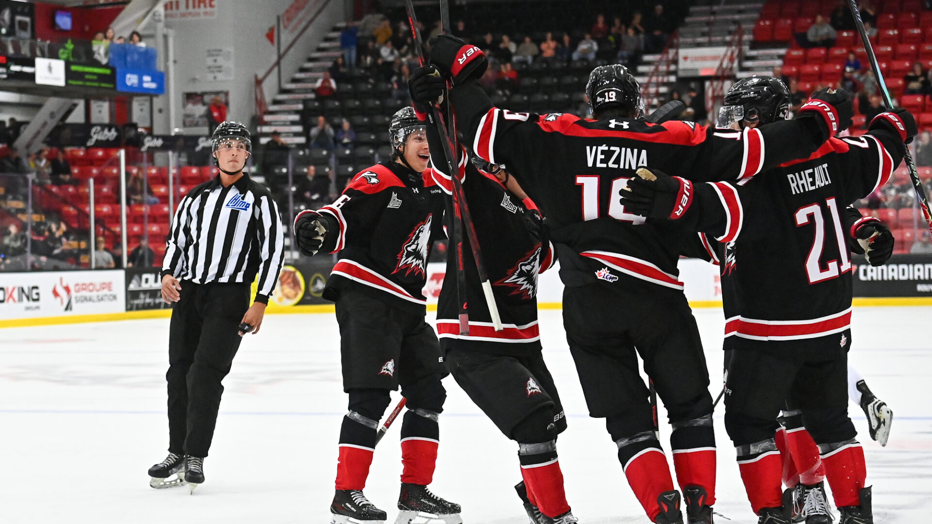 Un point et une victoire pour lancer la saison des Huskies

Photo gracieuseté