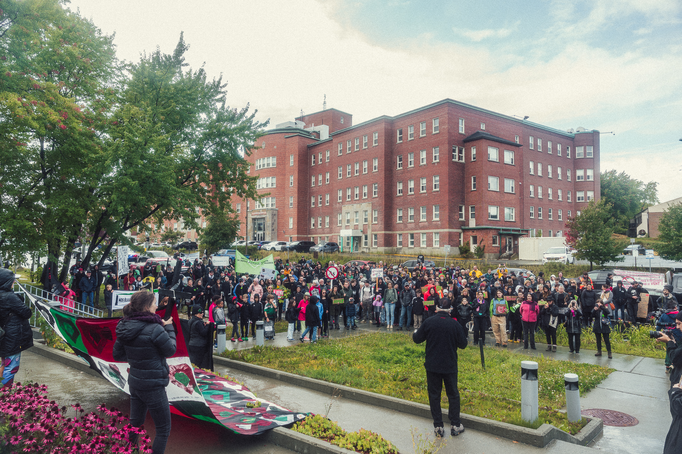 Plus de 400 manifestants contre la Fonderie Horne