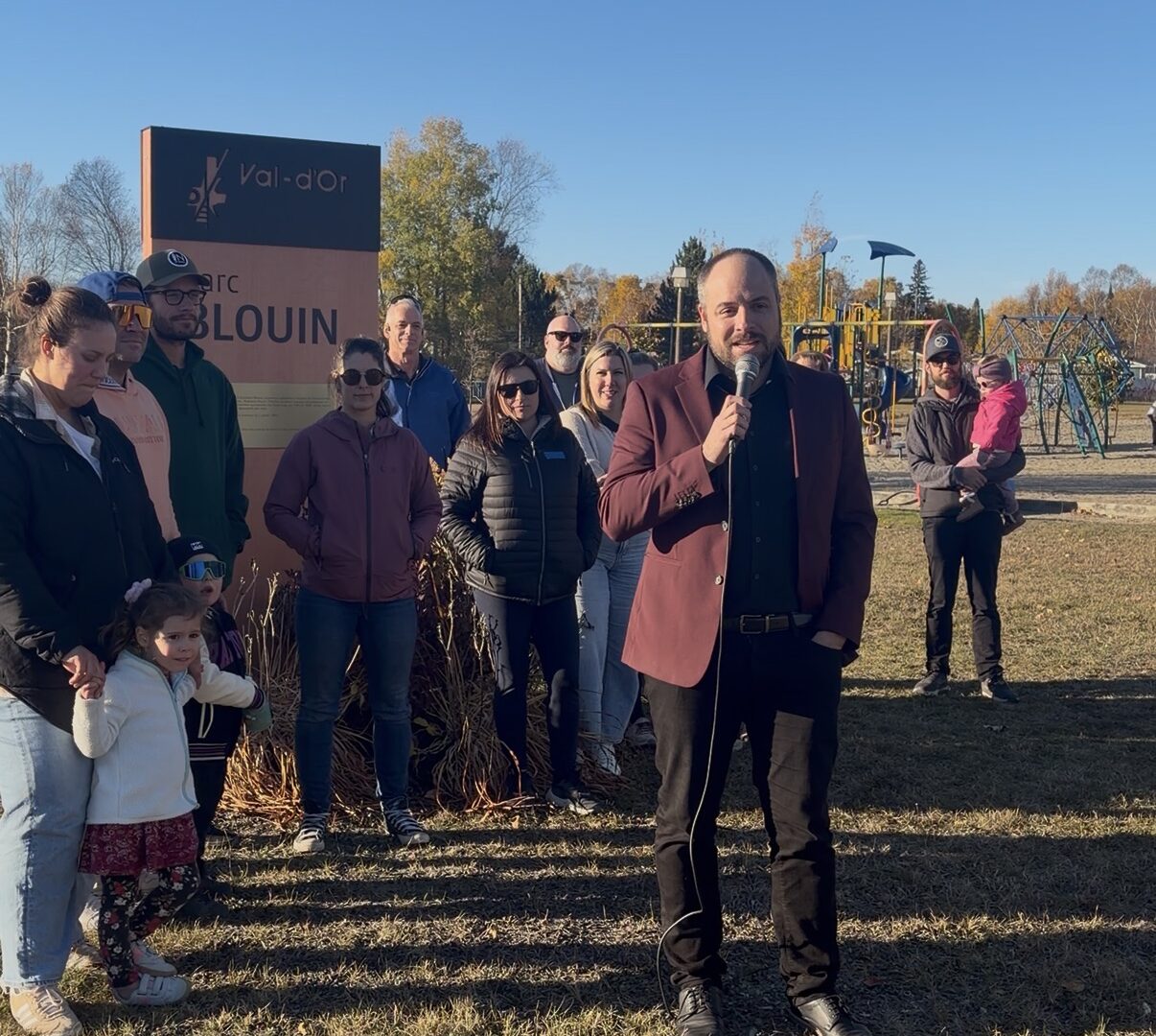 Le candidat à la mairie de Val-d’Or, Benjamin Turcotte, en campagne

Photo gracieuseté