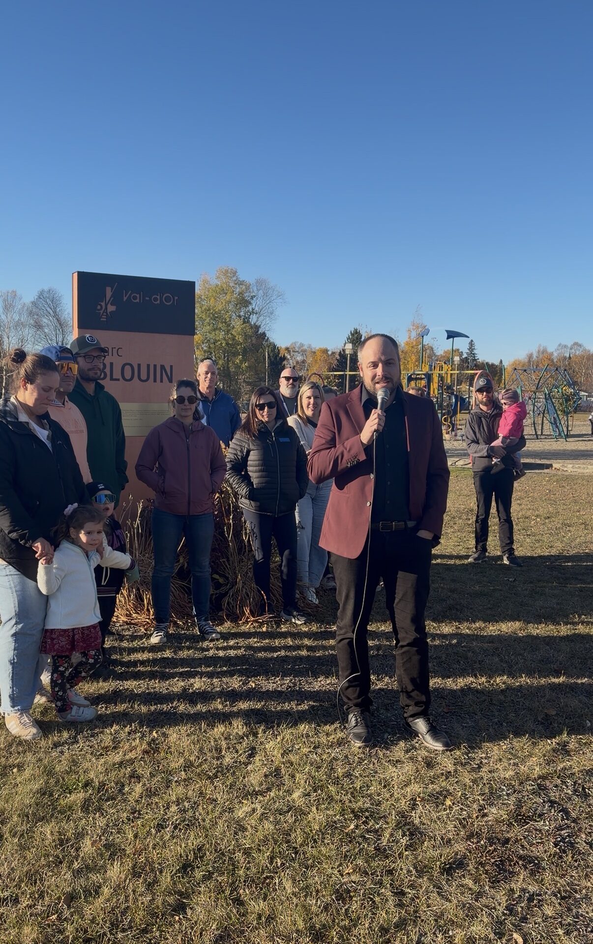 Le candidat à la mairie de Val-d’Or, Benjamin Turcotte, en campagne

Photo gracieuseté