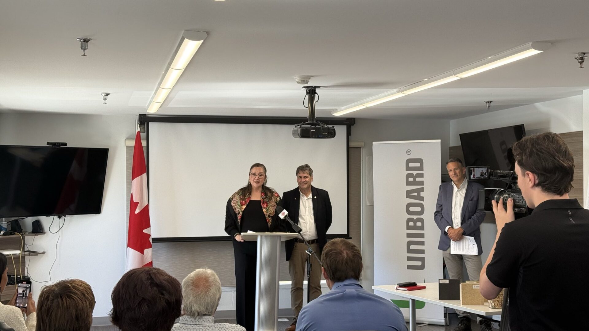 La ministre des Services aux Autochtones, Mandy Gull-Masty, le 5 août à Val-d’Or, a transmis l’annonce du premier ministre. 

Photo gracieuseté. 