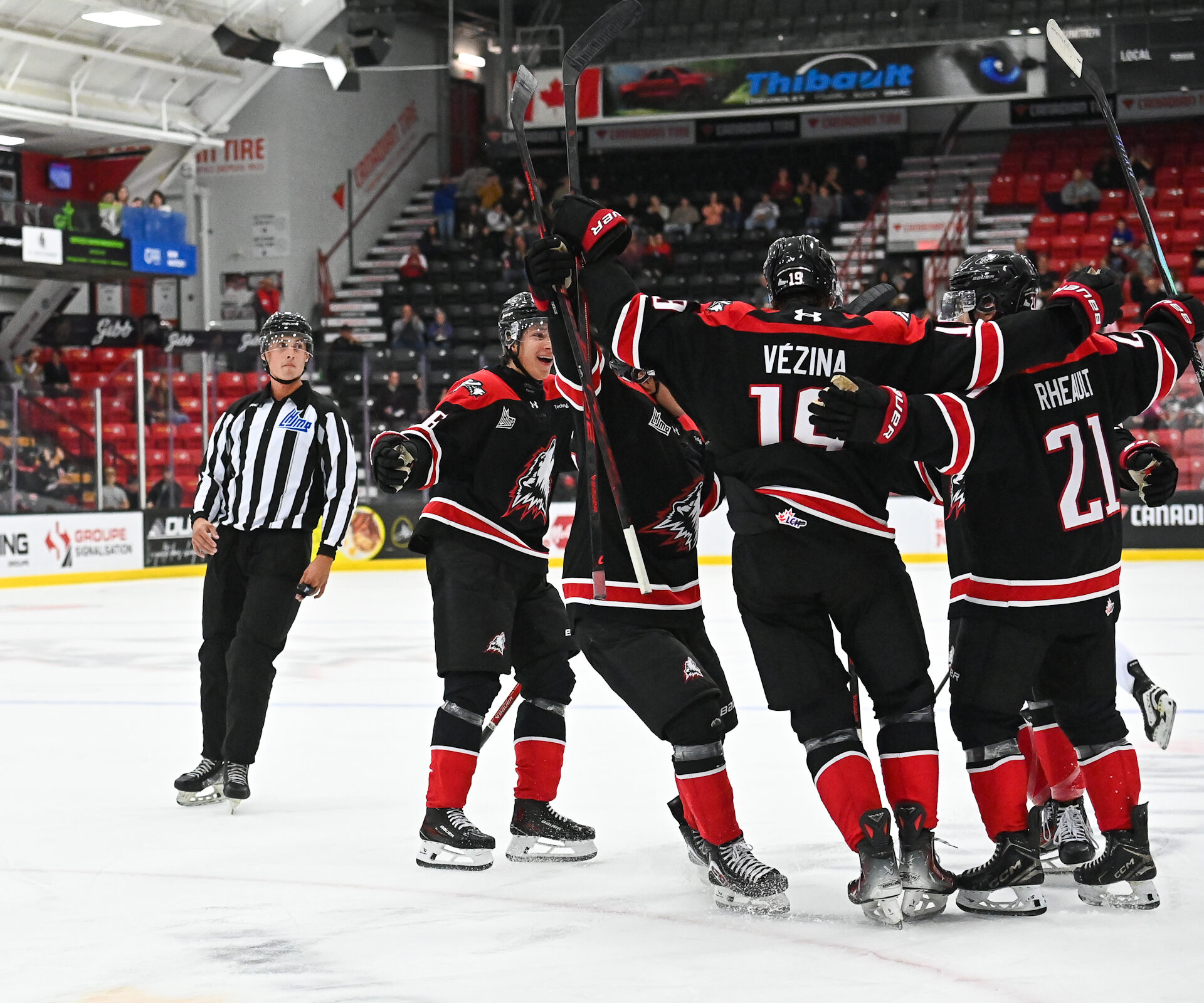 Un point et une victoire pour lancer la saison des Huskies

Photo gracieuseté