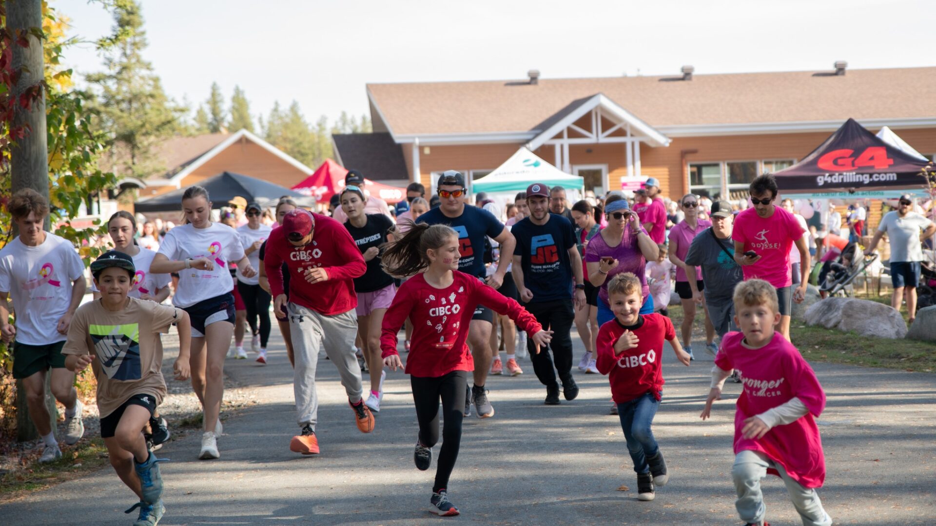 La course s’est déroulée sous un ciel radieux.

Crédit Photo : Photo courtoisie Jarmila Guivarch Photographe
