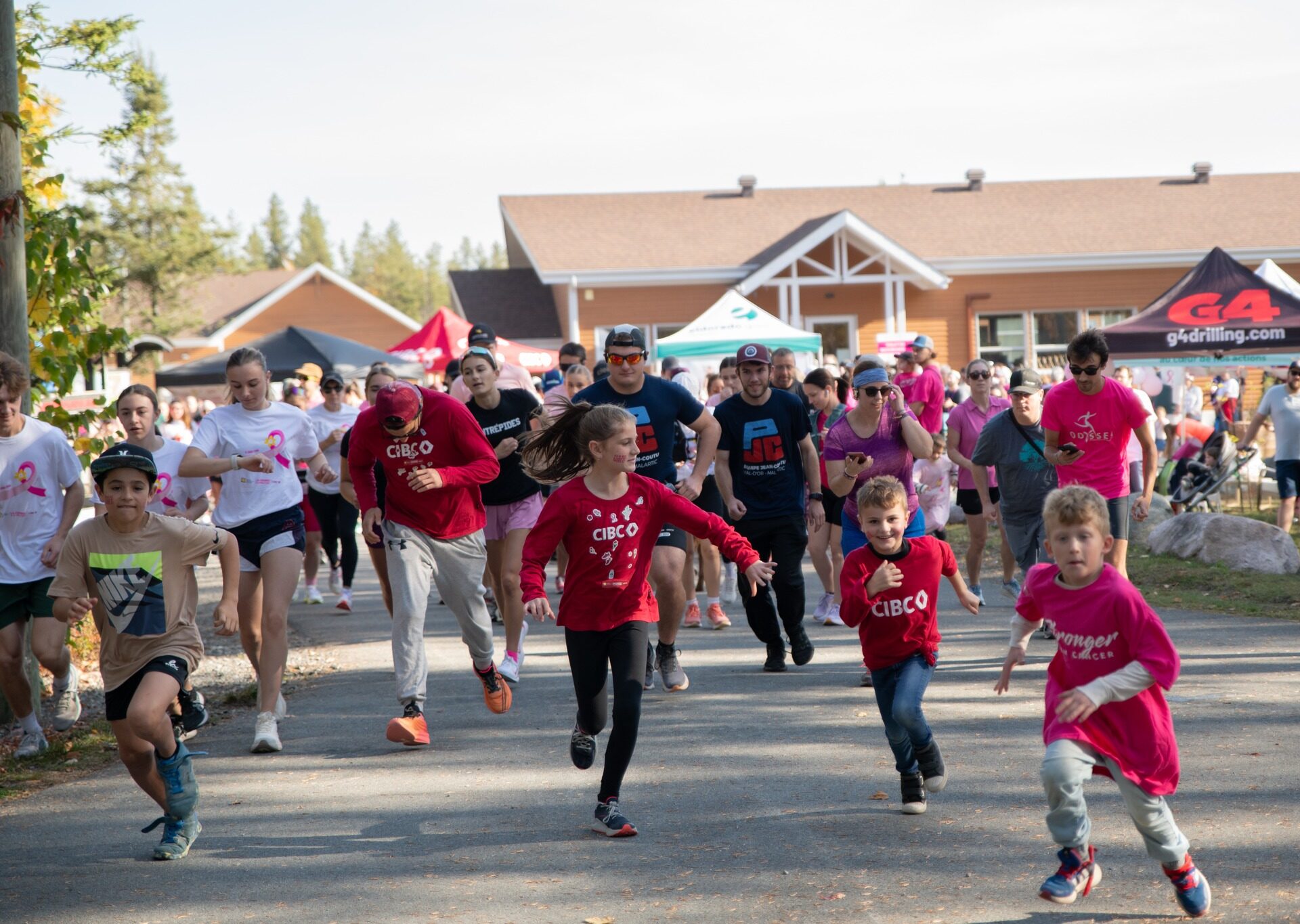 La course s’est déroulée sous un ciel radieux.

Crédit Photo : Photo courtoisie Jarmila Guivarch Photographe
