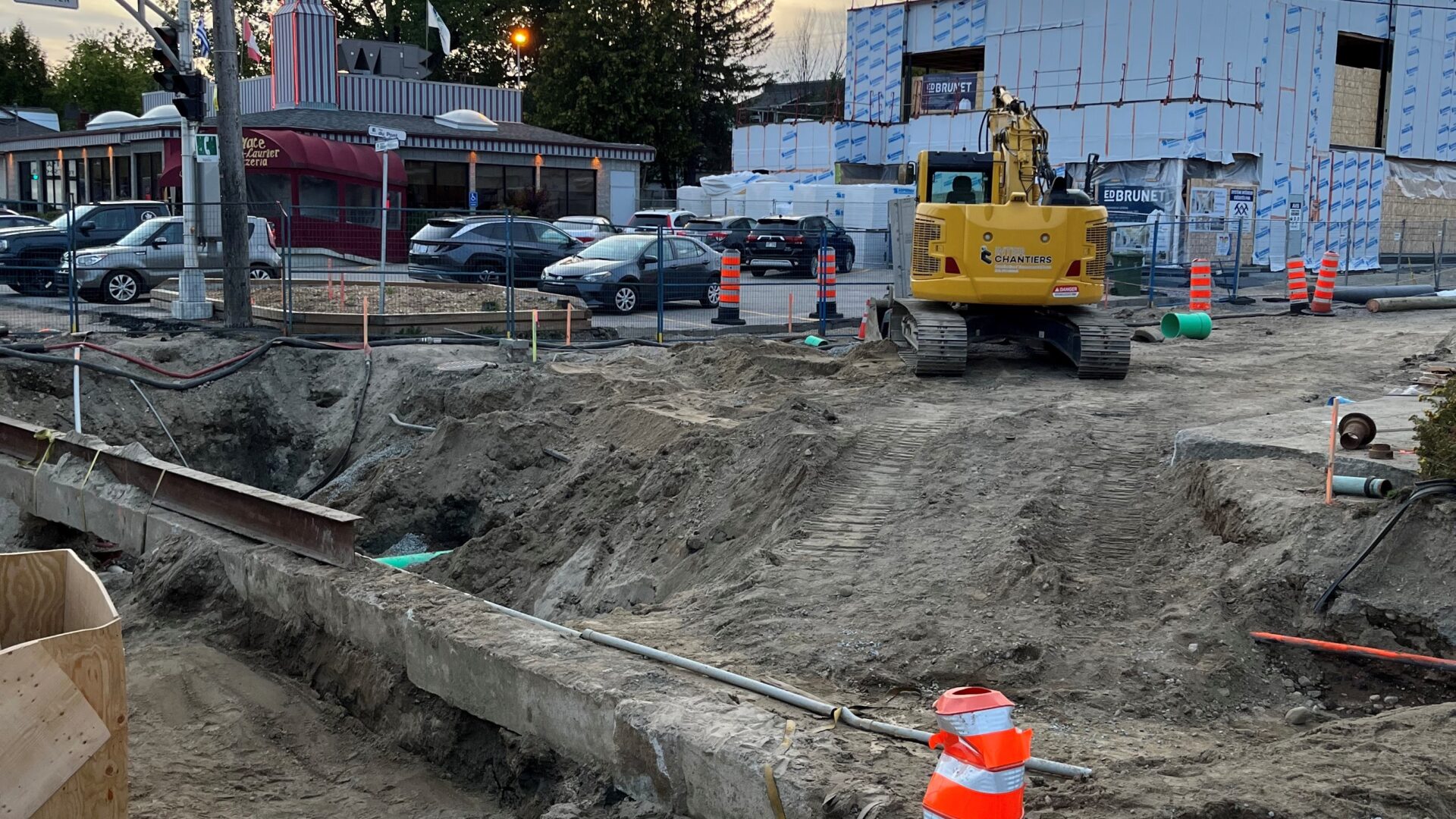 Les travaux au centre-ville de Mont-Laurier.
Photo Médialo – Maxim Ouellette-Legault
