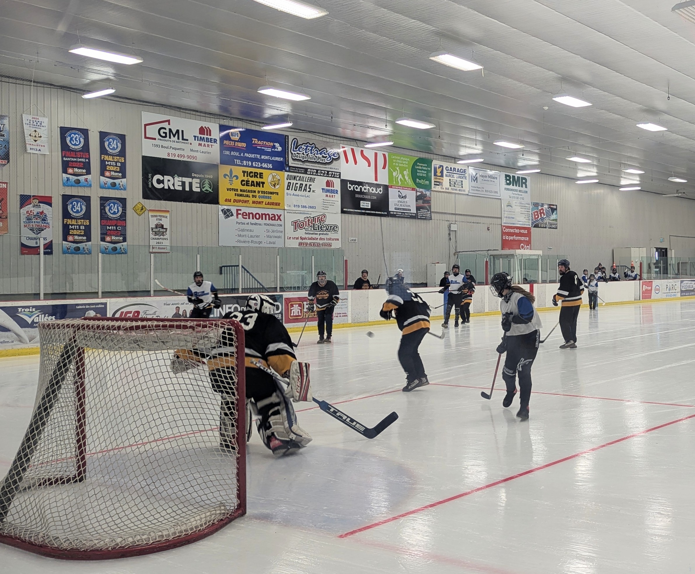 7 équipes étaient inscrites au tournoi de Hockey. Photo gracieuseté Municipalité de Ferme-Neuve