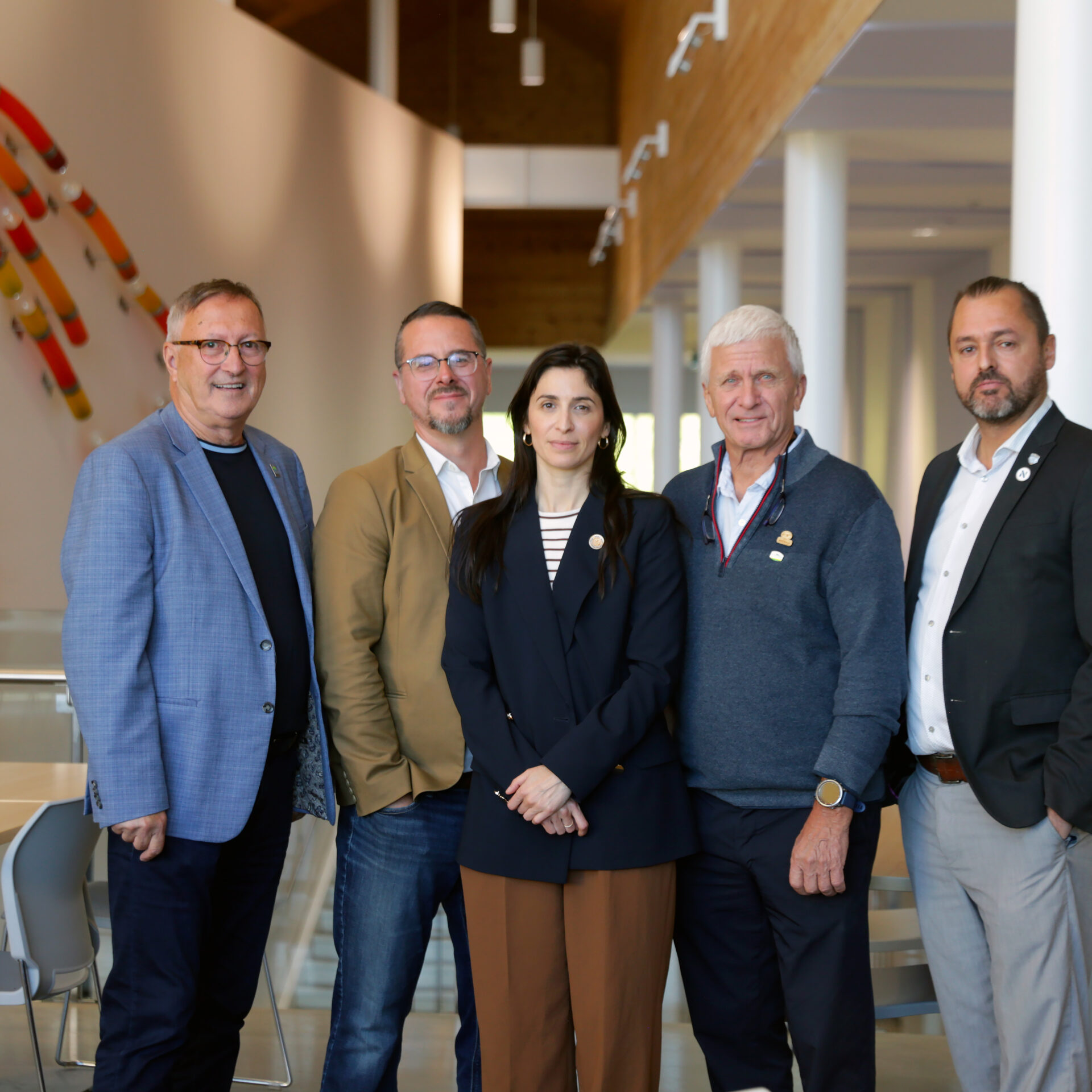 Daniel Bourdon, préfet de la MRC Antoine-Labelle; Christian David, représentant de la MRC d’Argenteuil; Catherine Hamé, préfète de la MRC des Pays-d’en-Haut; Marc L’Heureux, préfet de la MRC des Laurentides; et Xavier-Antoine Lalande, préfet de la MRC de La Rivière-du-Nord et président du Conseil des préfets et élus des Laurentides. Photo Médialo  - Louis-Philippe Forest-Gaudet