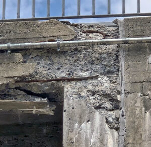 Brissures sur béton