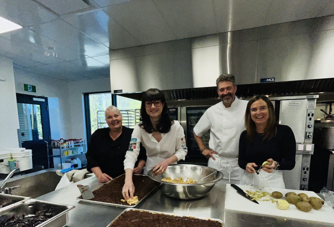 La chef cuisinière Nathalie Boisvert, Heidi Langlois, Sébastien Houle et Dominique Laverdure. / Photo: Médialo – Patrice Francoeur