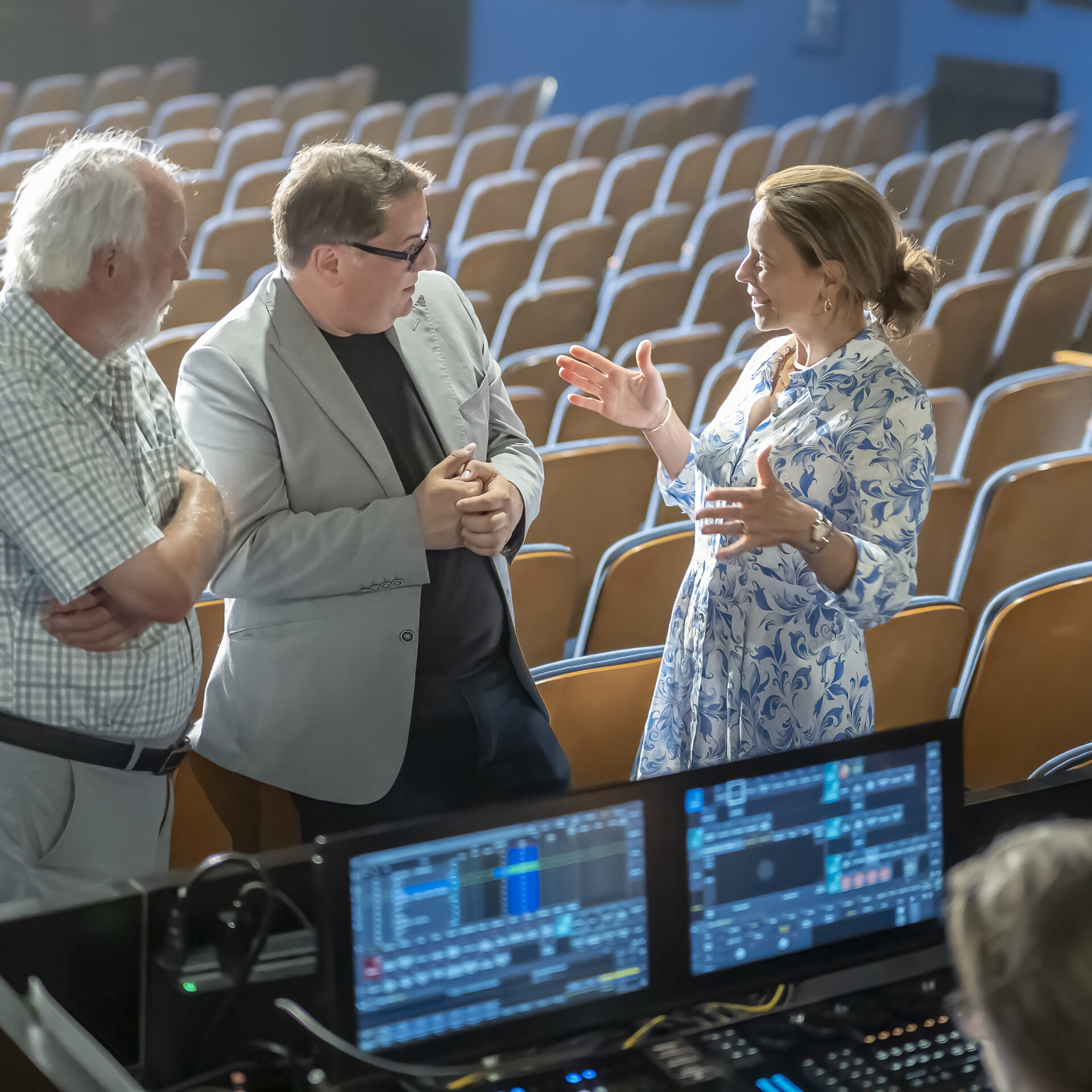 Visite des équipements techniques avec Mme France-Élaine Duranceau, ministre de l'Habitation et députée de Bertrand. 
Photo © Martin Bisaillon Photographe

