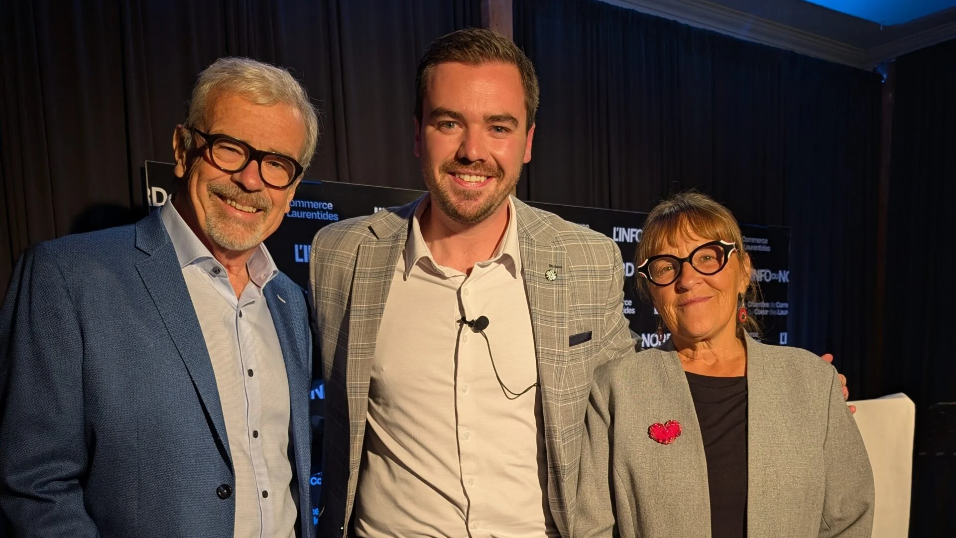 Les candidats Jean-Claude Rocheleau et Dominique Forget en compagnie d’ Alexandre Girard-Duchaine de la Chambre de commerce, directeur général de la Chambre de commerce au Cœur des Laurentides.
(Photo Médialo-Isabelle Houle)
