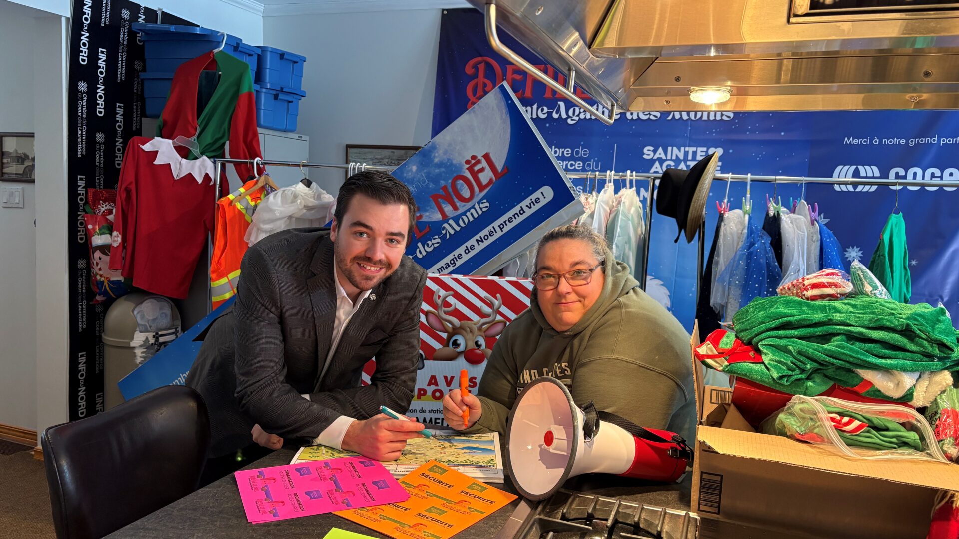 Alexandre Girard-Duchaine, directeur général de la Chambre de commerce du cœur des Laurentides et Nadia Bédard, chargée de projets.
(Photo gracieuseté)