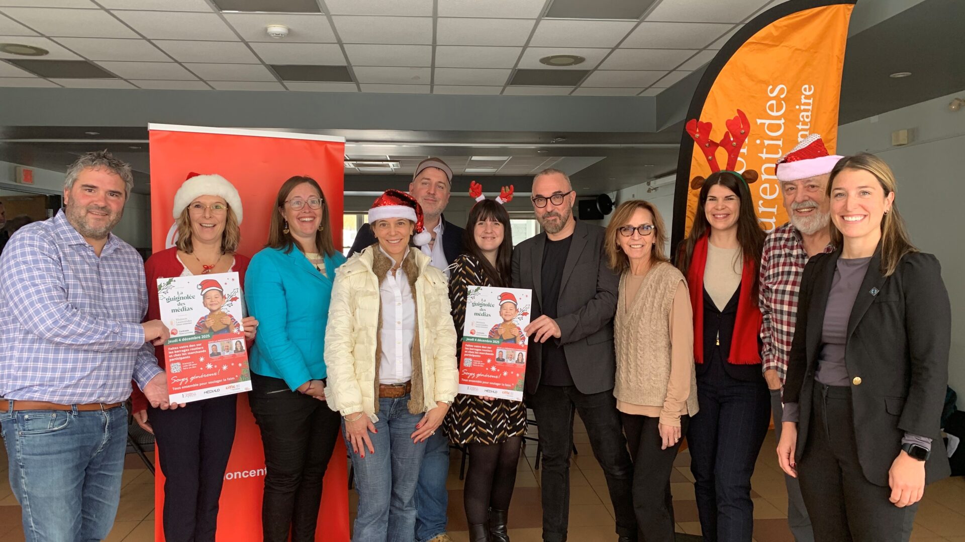 Des représentants régionaux des milieux politique, communautaire et des affaires unissent leurs forces dans un élan de solidarité pour La Guignolée. Photo Medialo – Emmanuelle Mozayan-Verschaeve 