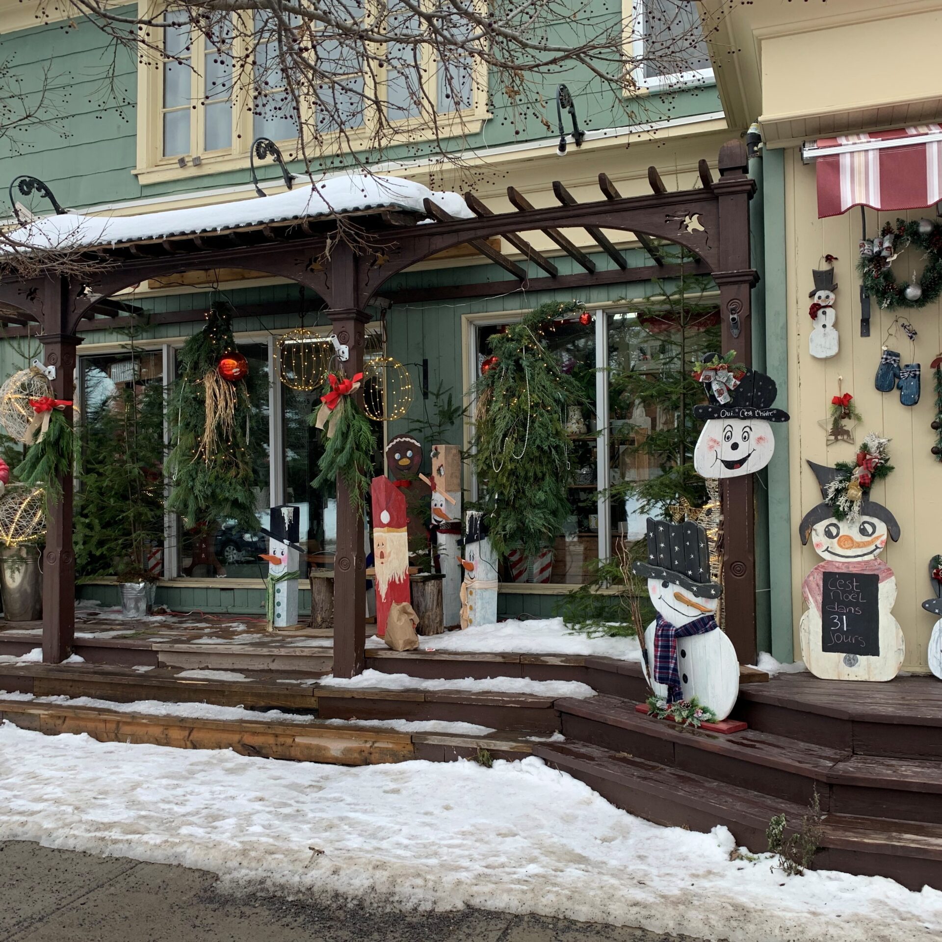 La boutique Fleurs en Folie propose de nombreuses idées de cadeaux et de décoration intérieure. Photo Médialo – Emmanuelle Mozayan-Verschaeve