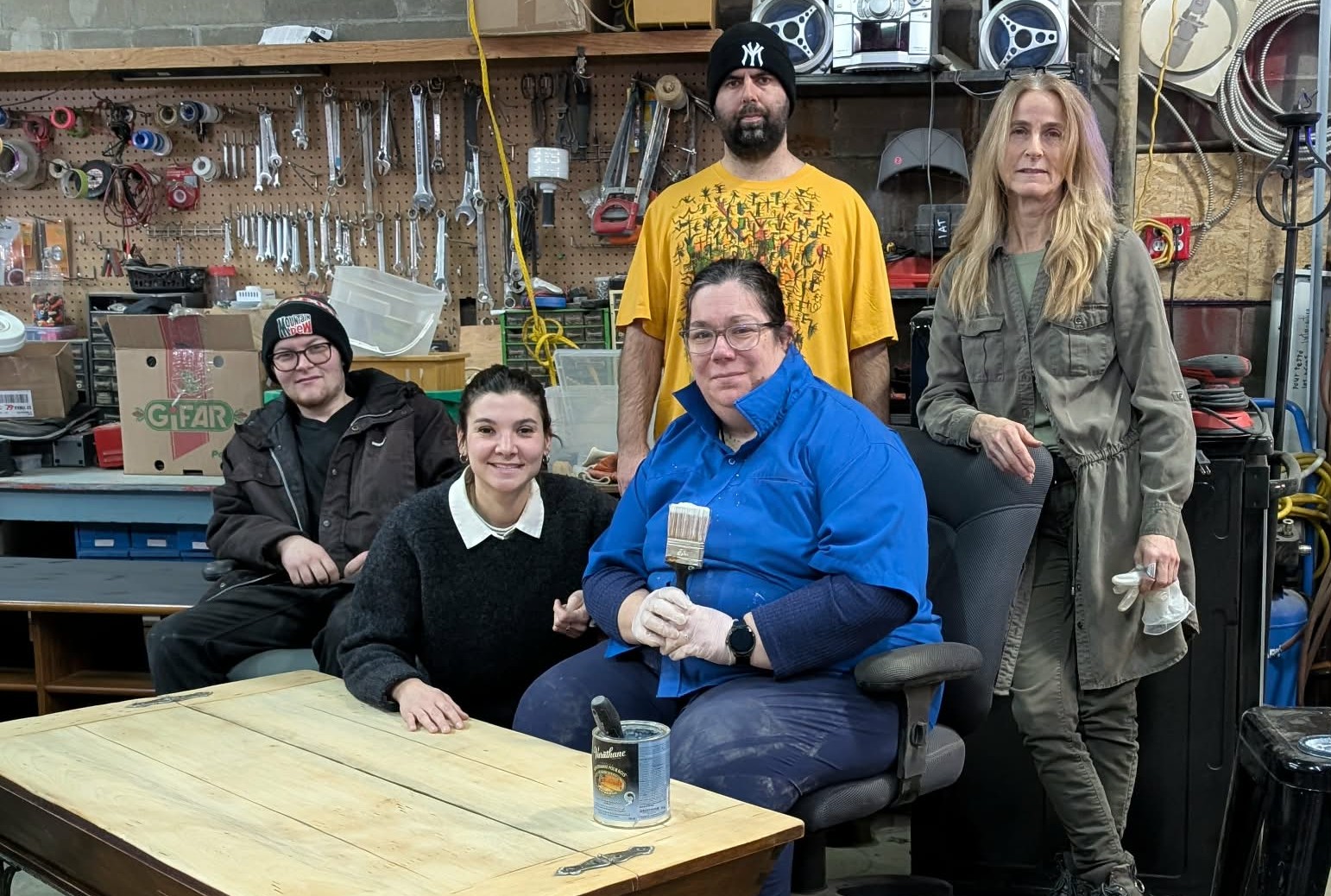 Danny Gagnon, Alexane Ferland, Roxanne Fortin, Maxime Constantineau et Cathy Gendron de Inter Action Travail.
(Photo Médialo-Isabelle Houle)