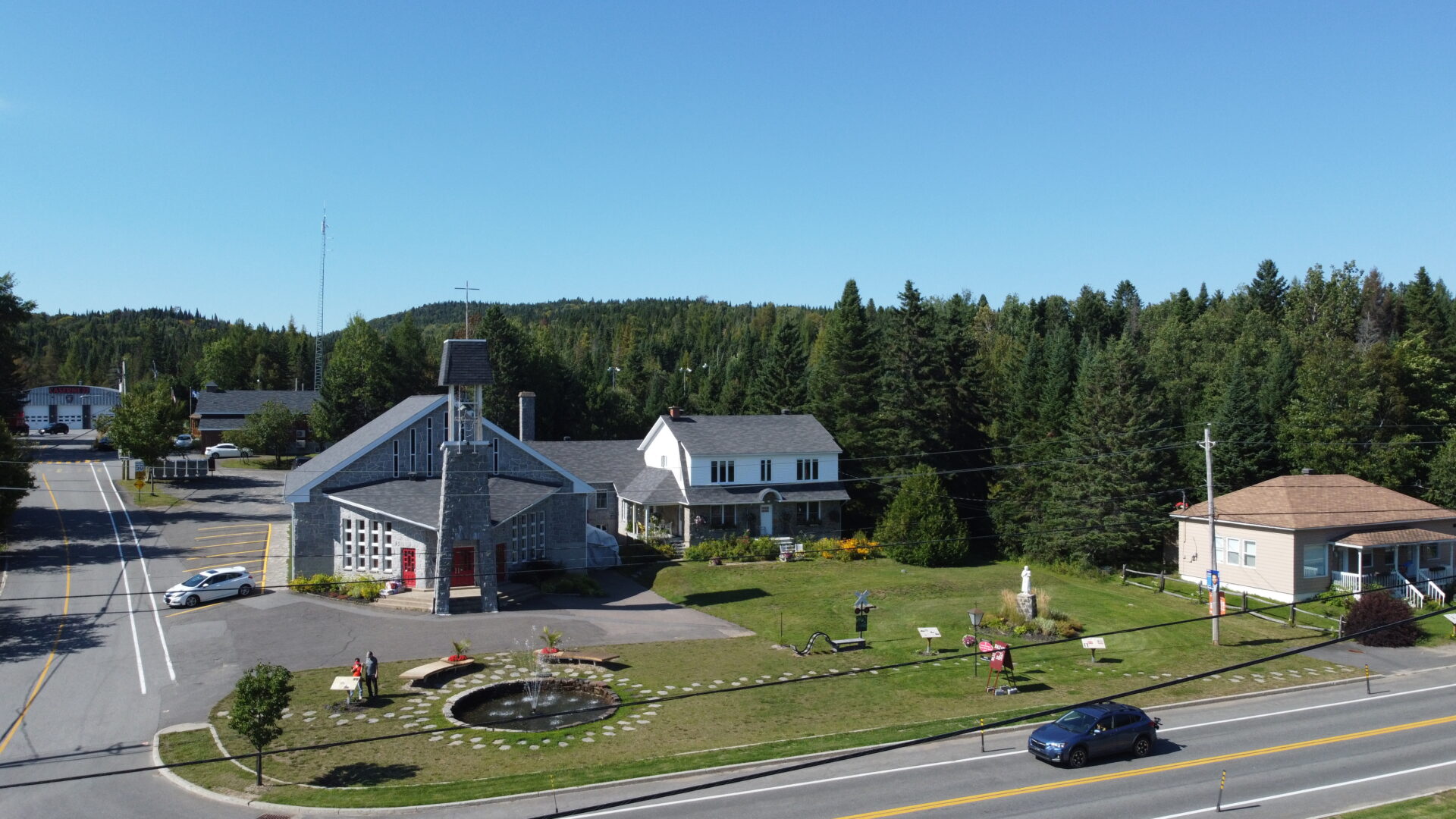 La place des Mille-Mercis à Lantier. Photo Benoit Charbonneau 
