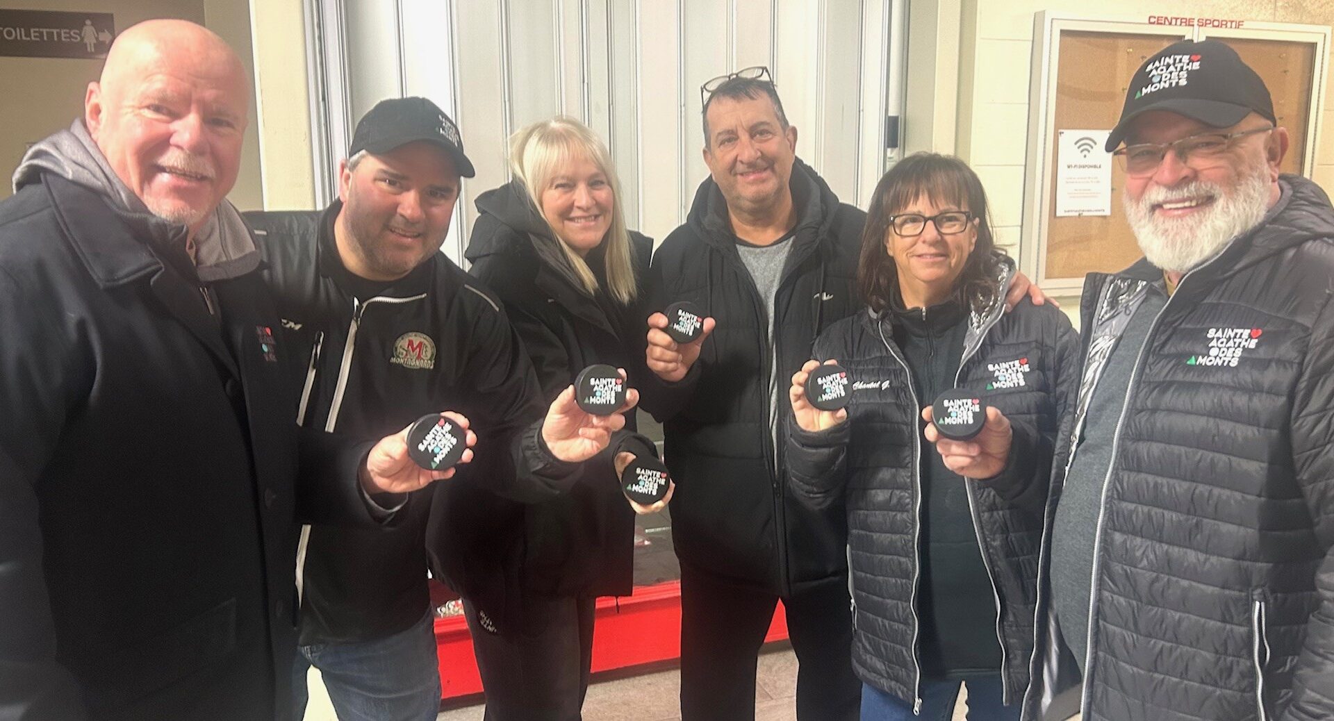 Les élus Sylvain Marinier, Frédéric Broué, Nathalie Dion, Chantal Gauthier et Marc Tassé étaient présents aux côtés de Monsieur Benoît Beauchamp, organisateur de l’événement, pour assister au Match de Reconnaissance. Photo Eric Busque 