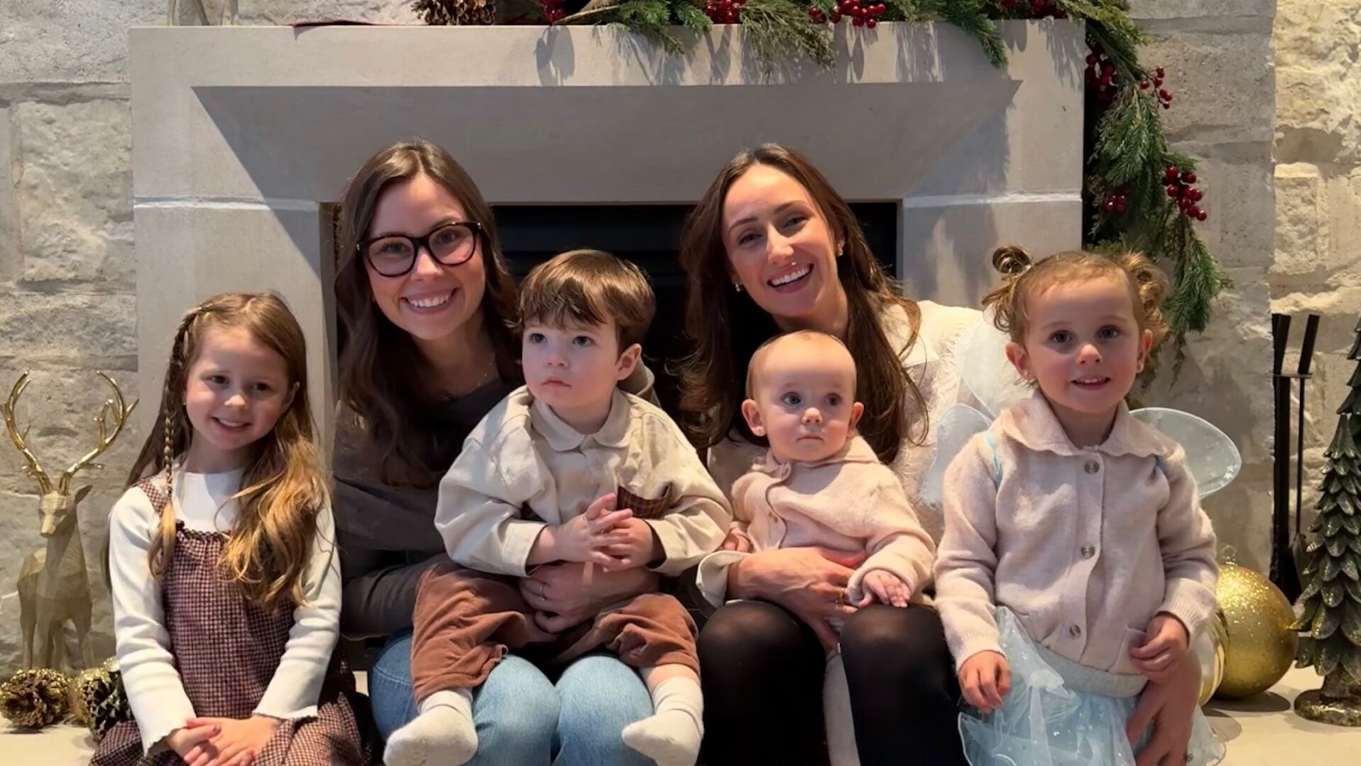 @BV: Stéphanie Rochon et Laurie Gauthier fondatrice de Belov, avec leurs enfants. Photo gracieuseté 