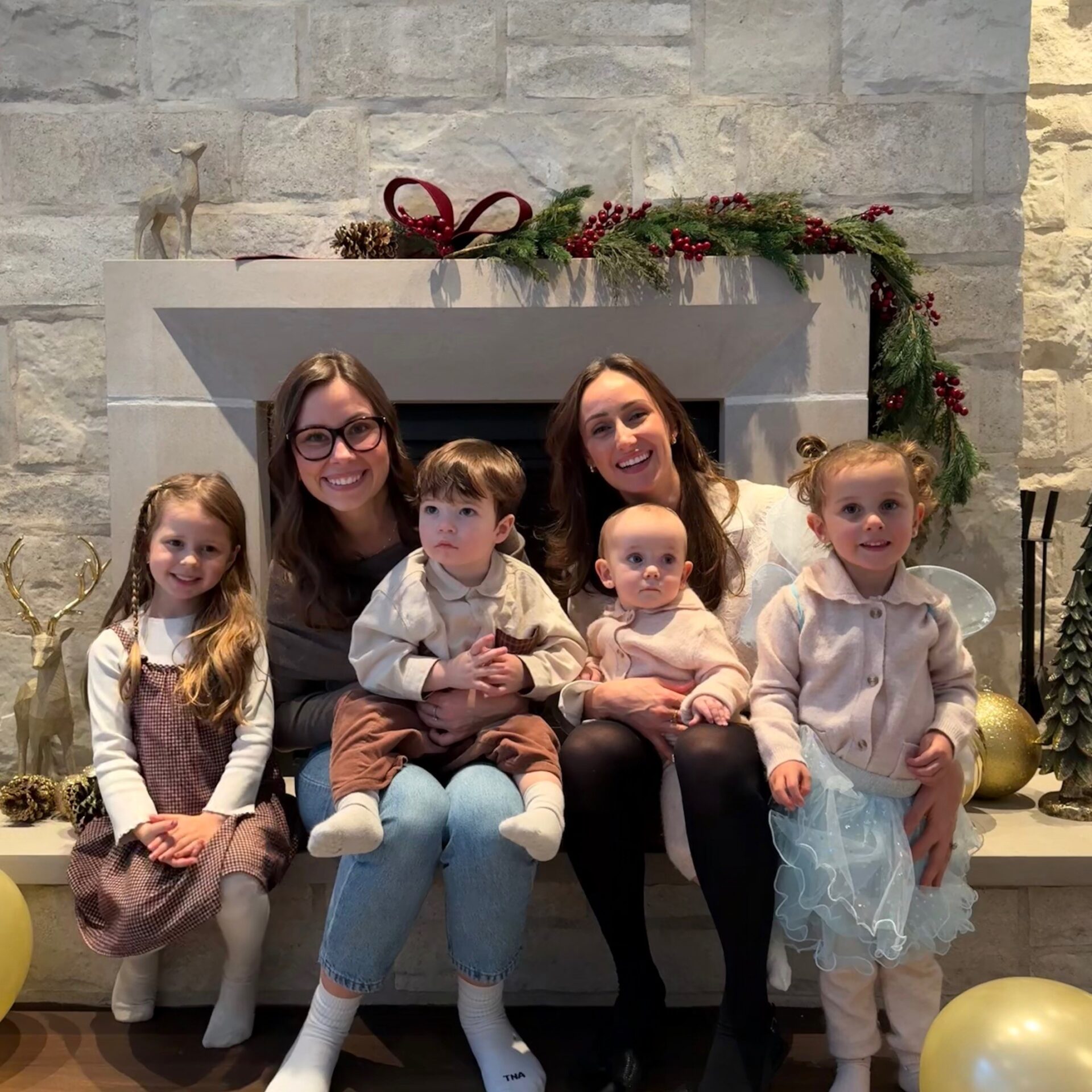 @BV: Stéphanie Rochon et Laurie Gauthier fondatrice de Belov, avec leurs enfants. Photo gracieuseté 