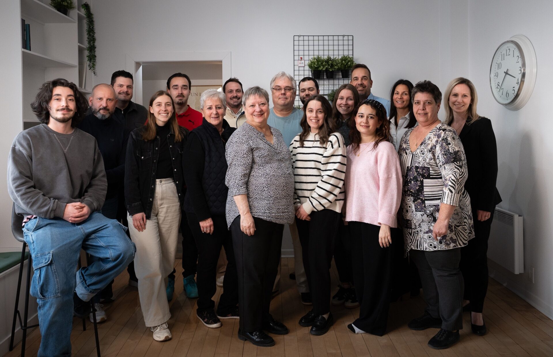 L'équipe des journaux Accès et Le Nord réunie dans les locaux d'Accès. Photo Médialo