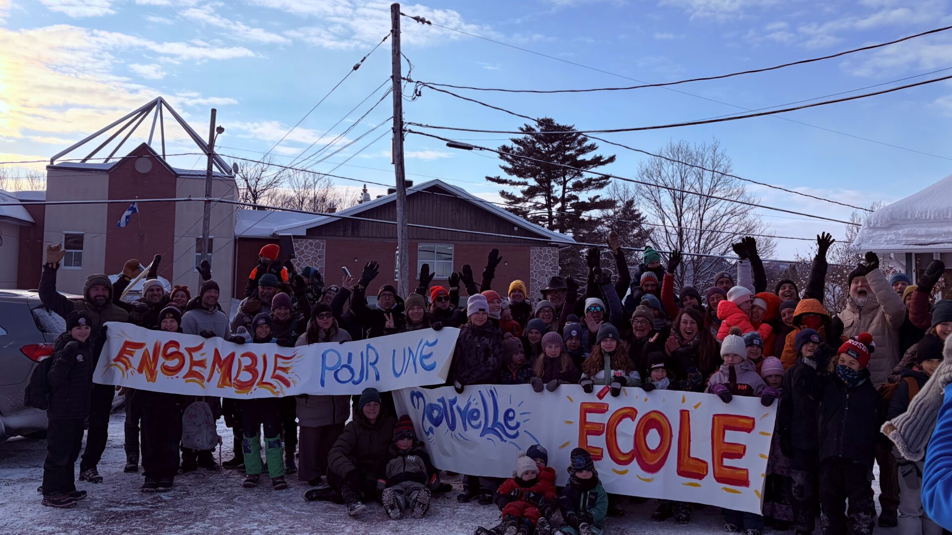 Rassemblement pour la nouvelle école de Val-David. Photo gracieuseté
