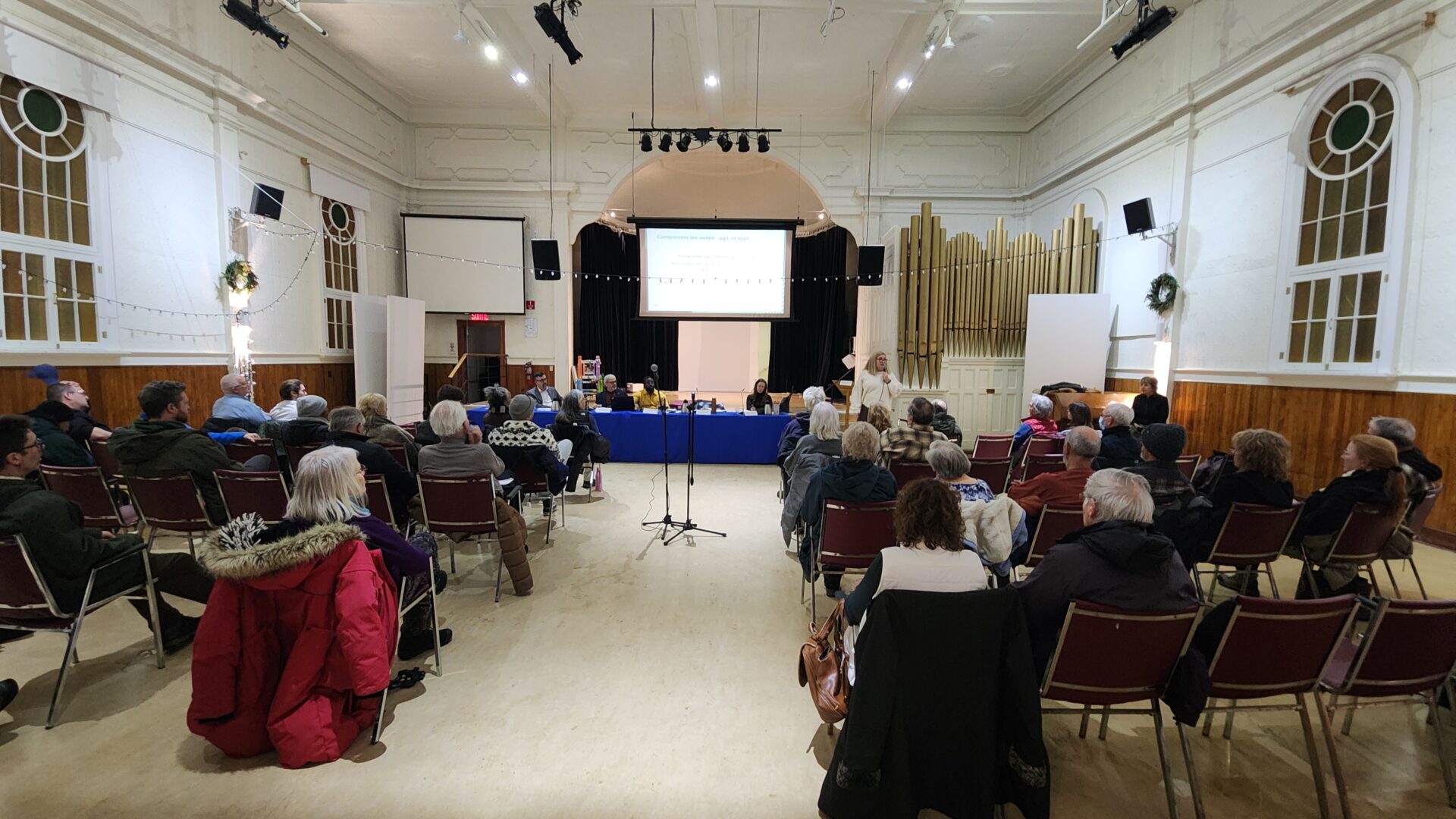 À Val-David, une quarantaine de citoyens étaient présents lors de la séance d’information sur la présence de manganèse dans l’eau du puits Saint-Adolphe. Photo Gracieuseté 