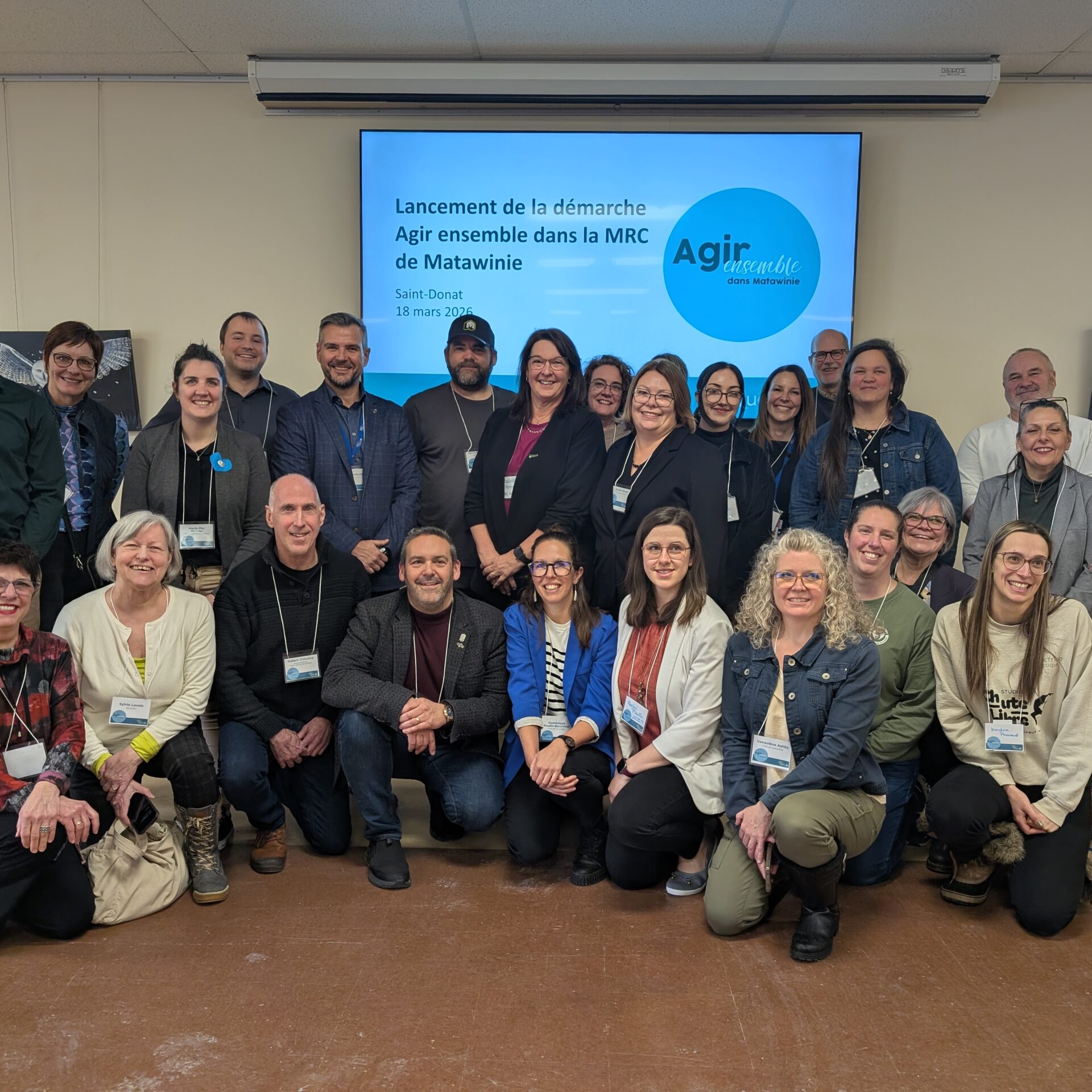 Les intervenants rassemblés pour le lancement de la campagne Agir ensemble.
(Photo Médialo-Isabelle Houle)
