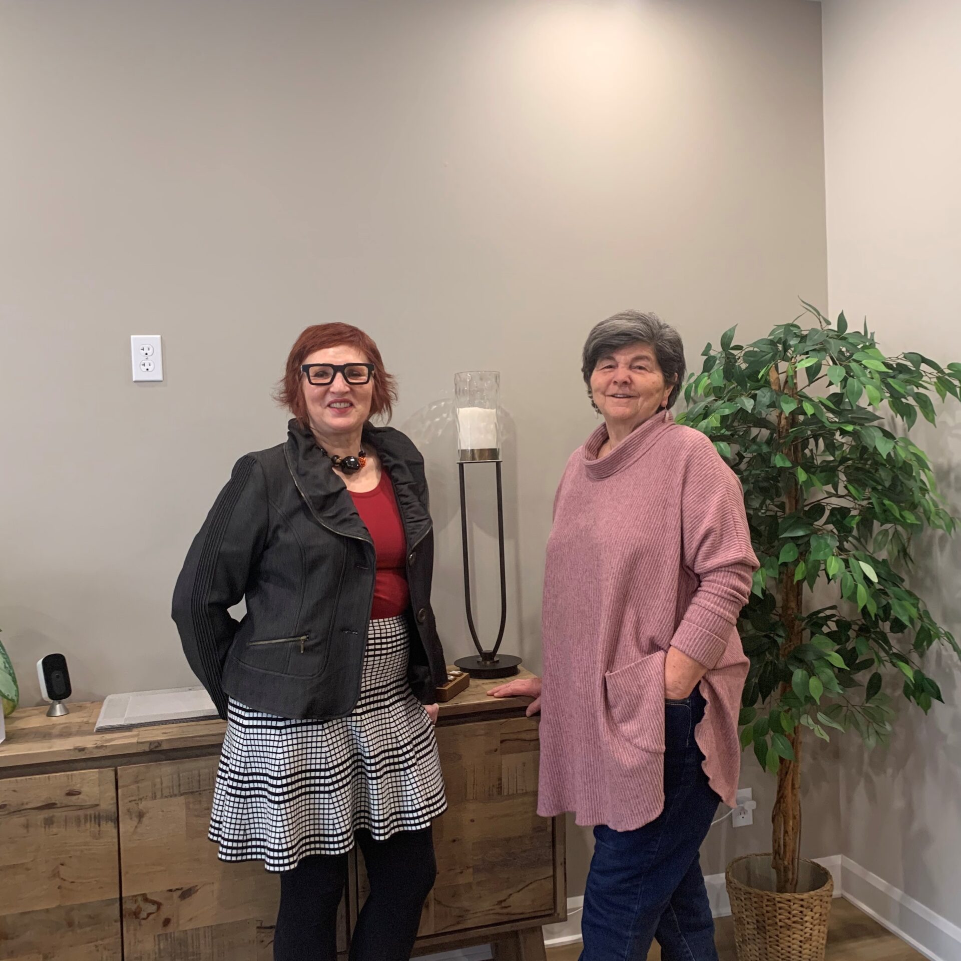 Dominique Bloor et Gabrielle Dubé, cofondatrices de VIA VOX / Parole Vivante. Photo Médialo – Emmanuelle M.-Verschaeve