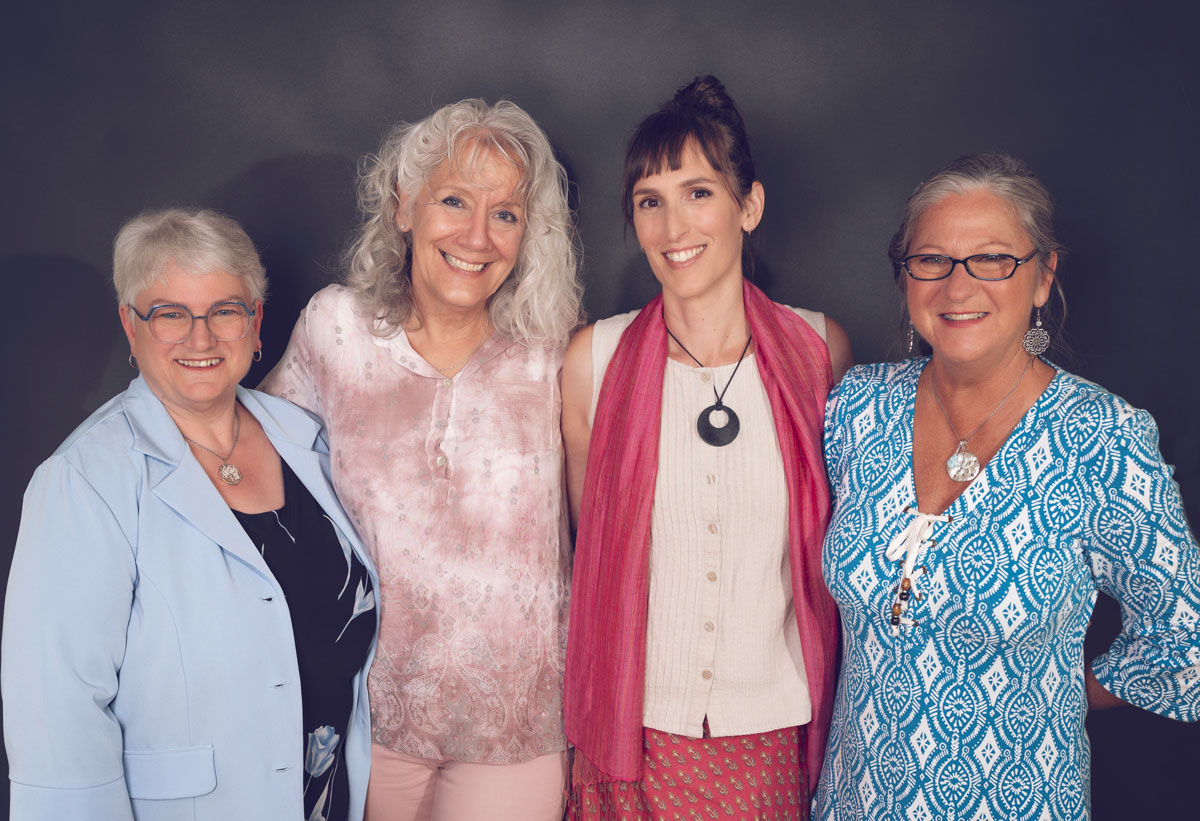 L’équipe de La Colombe. De gauche à droite, Nicole Tanguay, adjointe aux communications et accueil ; Monique Beaulieu, coordonnatrice et intervenante ; Myriam Charest, animatrice ; Diane Barry, intervenante. Photo gracieuseté 
