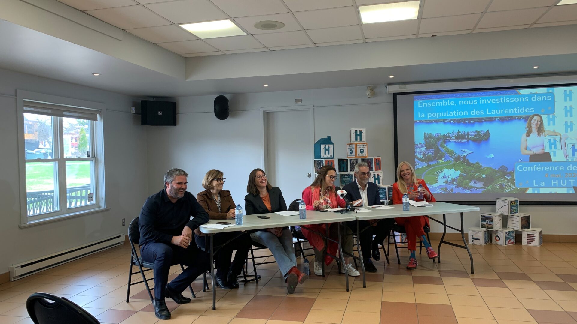 Les élus et intervenants du projet de La HUTTE. Photo Médialo – Emmanuelle Mozayan-Verschaeve 