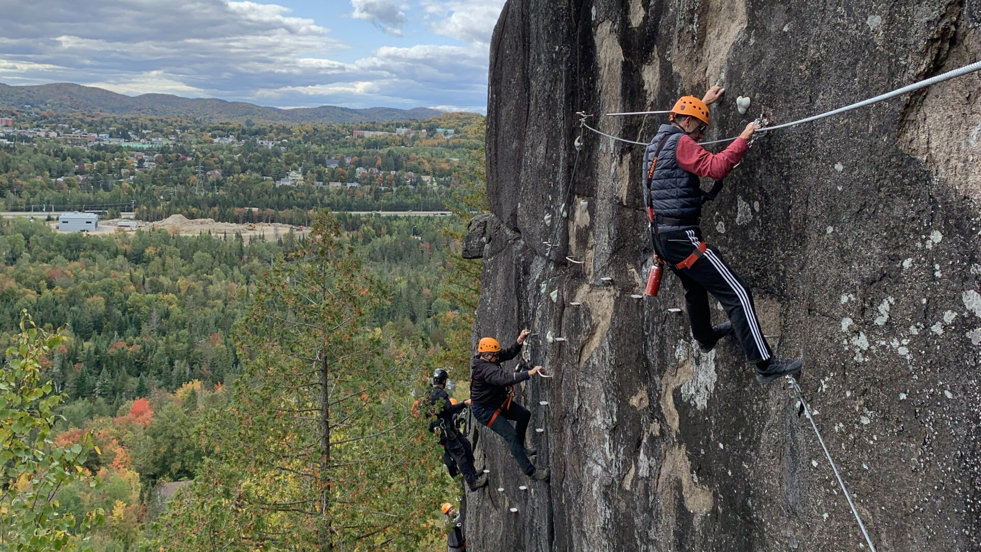 Depuis le 18 juillet, Tyroparc, le site d’activités de verticalité situé à Sainte-Agathe-des-Monts offre la pratique de la via ferrata en mode autoguidée.

(Photo gracieuseté)