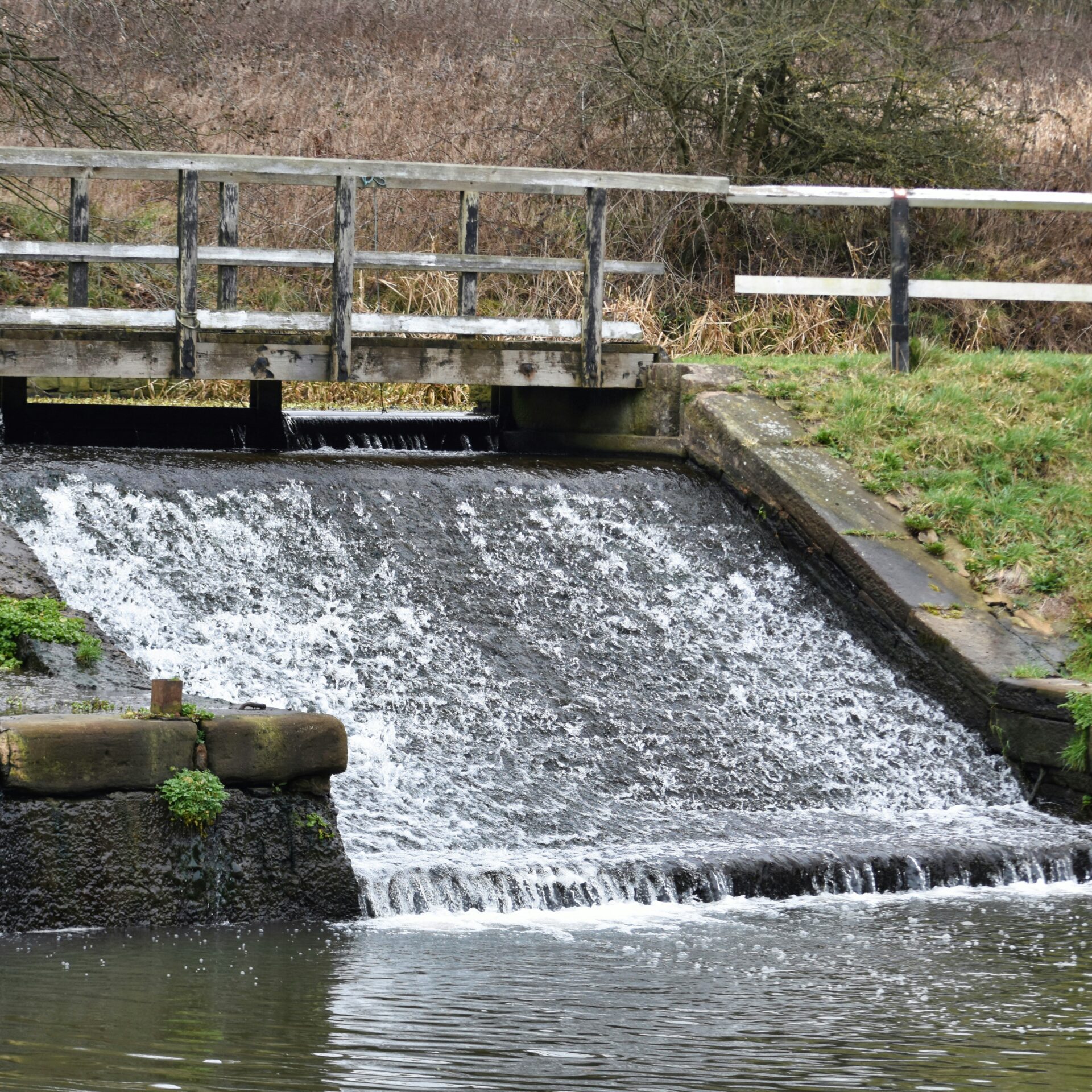 Québec amorce le démantèlement de barrages vieillissants jugés non essentiels – dont trois dans les Laurentides – afin de redonner à certains cours d’eau leur dynamique naturelle. Photo Unsplash 