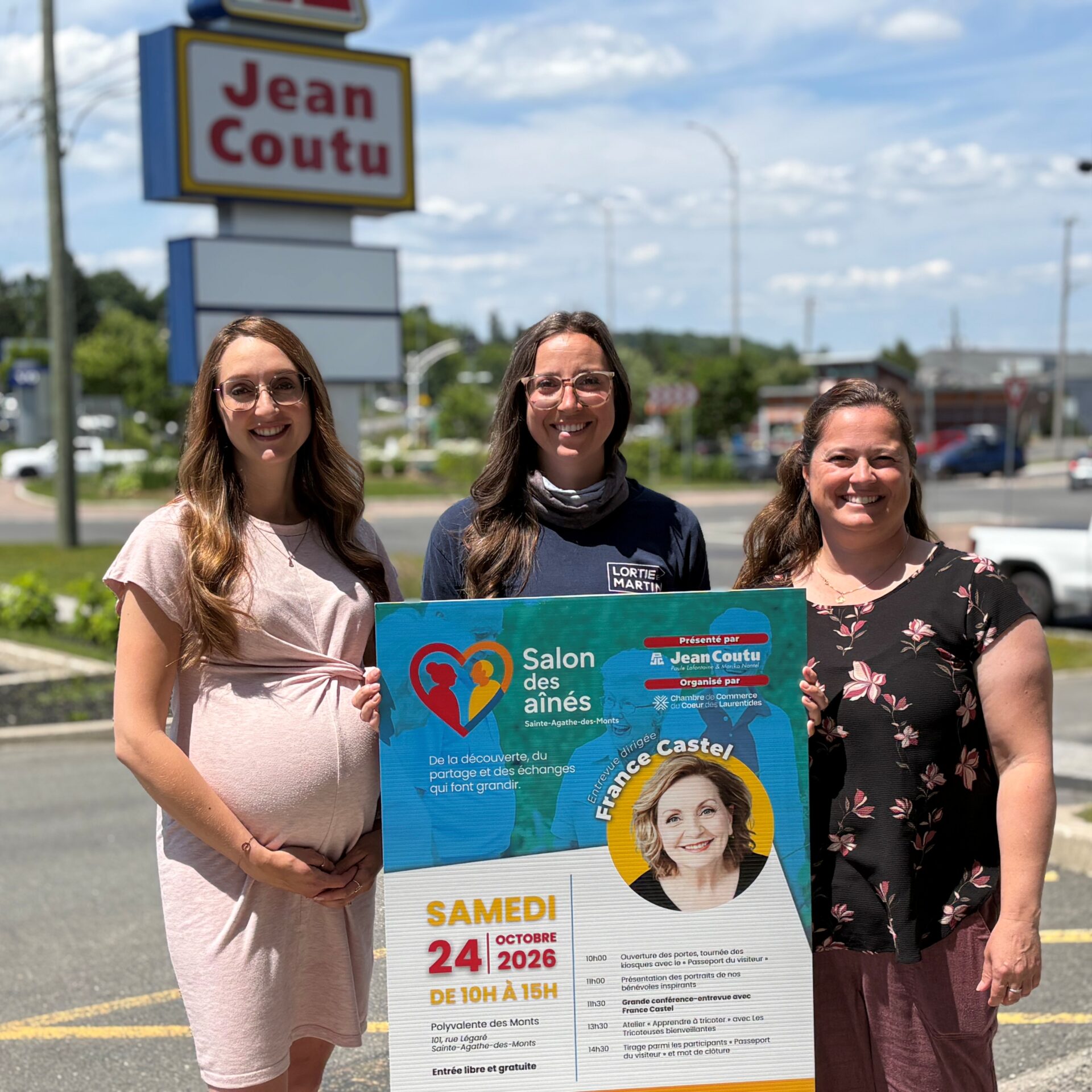Marika Nantel, pharmacienne Jean Coutu Sainte-Agathe, Catherine Lortie, présidente de la Chambre de commerce, ainsi que Paule Lafontaine, pharmacienne Jean Coutu Sainte-Agathe.
(Photo gracieuseté)