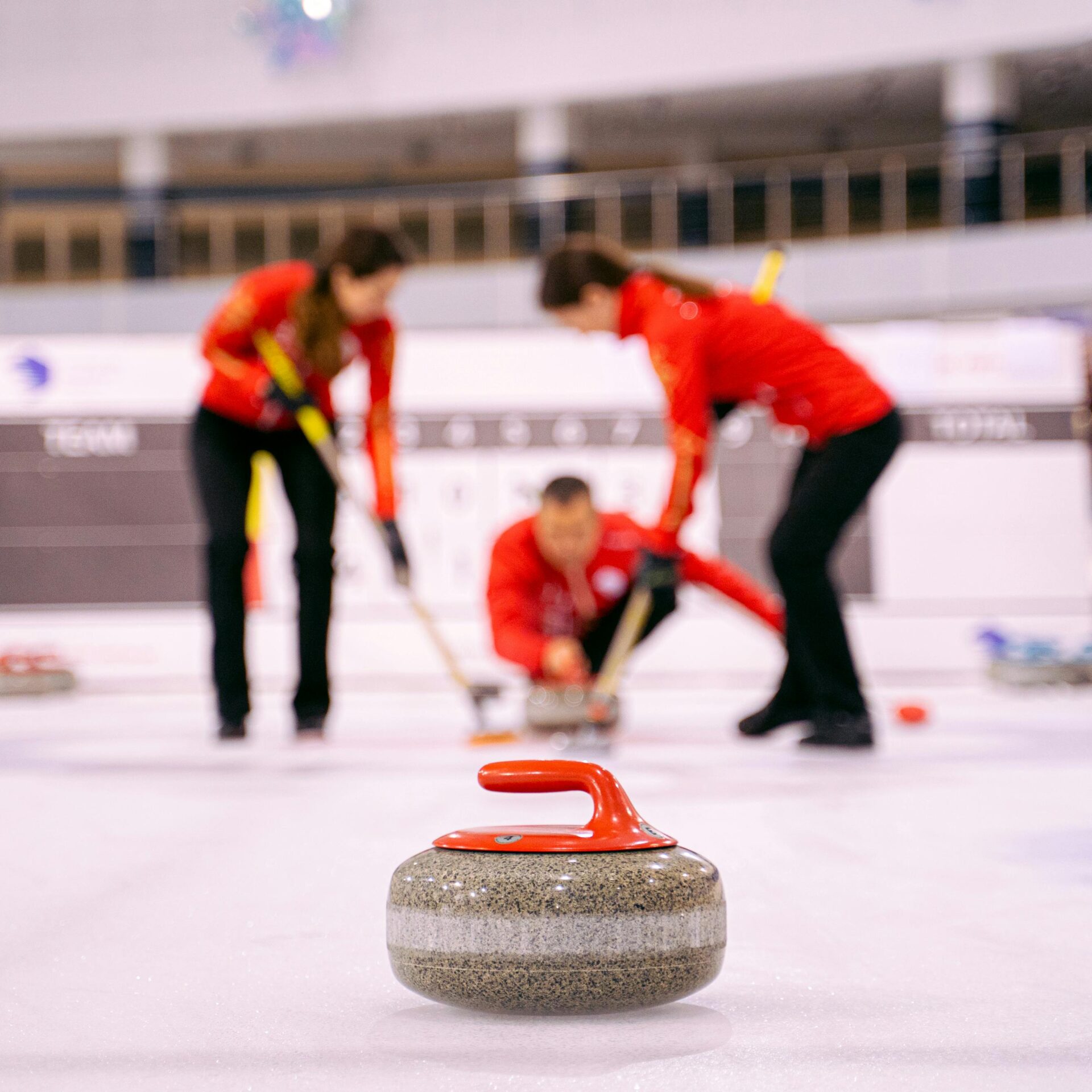 Le curling demeure l’un des sports les plus pratiqués dans la Vallée de la Rouge.
(Photo Pexels)