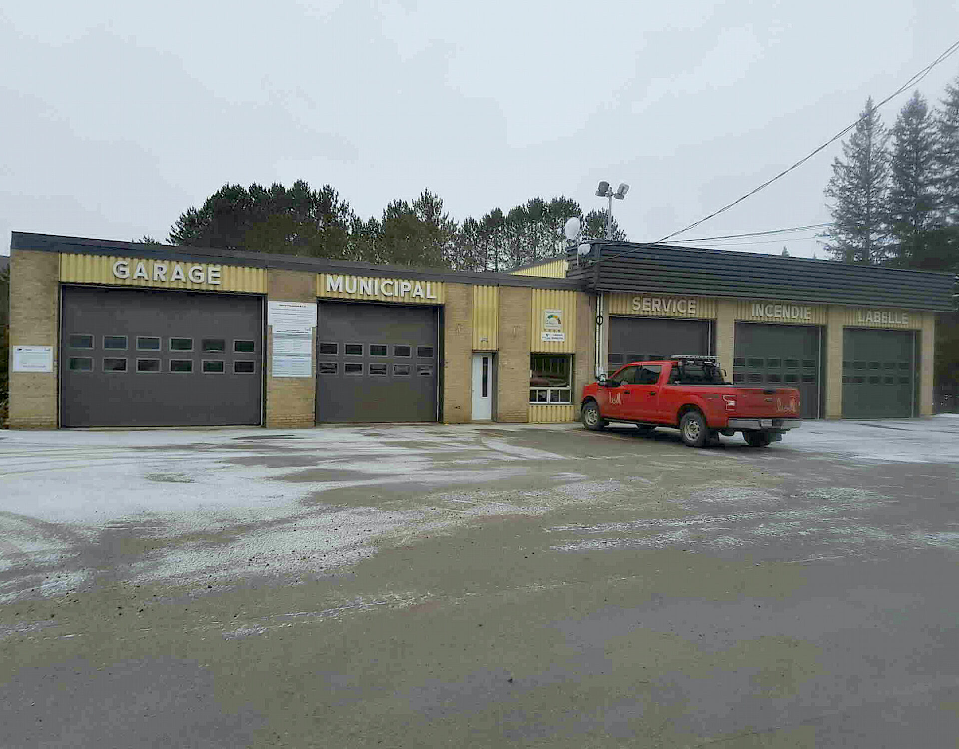 Le vieux poste de service incendie de Labelle. La Municipalité doit maintenant voir à son avenir.
(Photo Municipalité de Labelle)