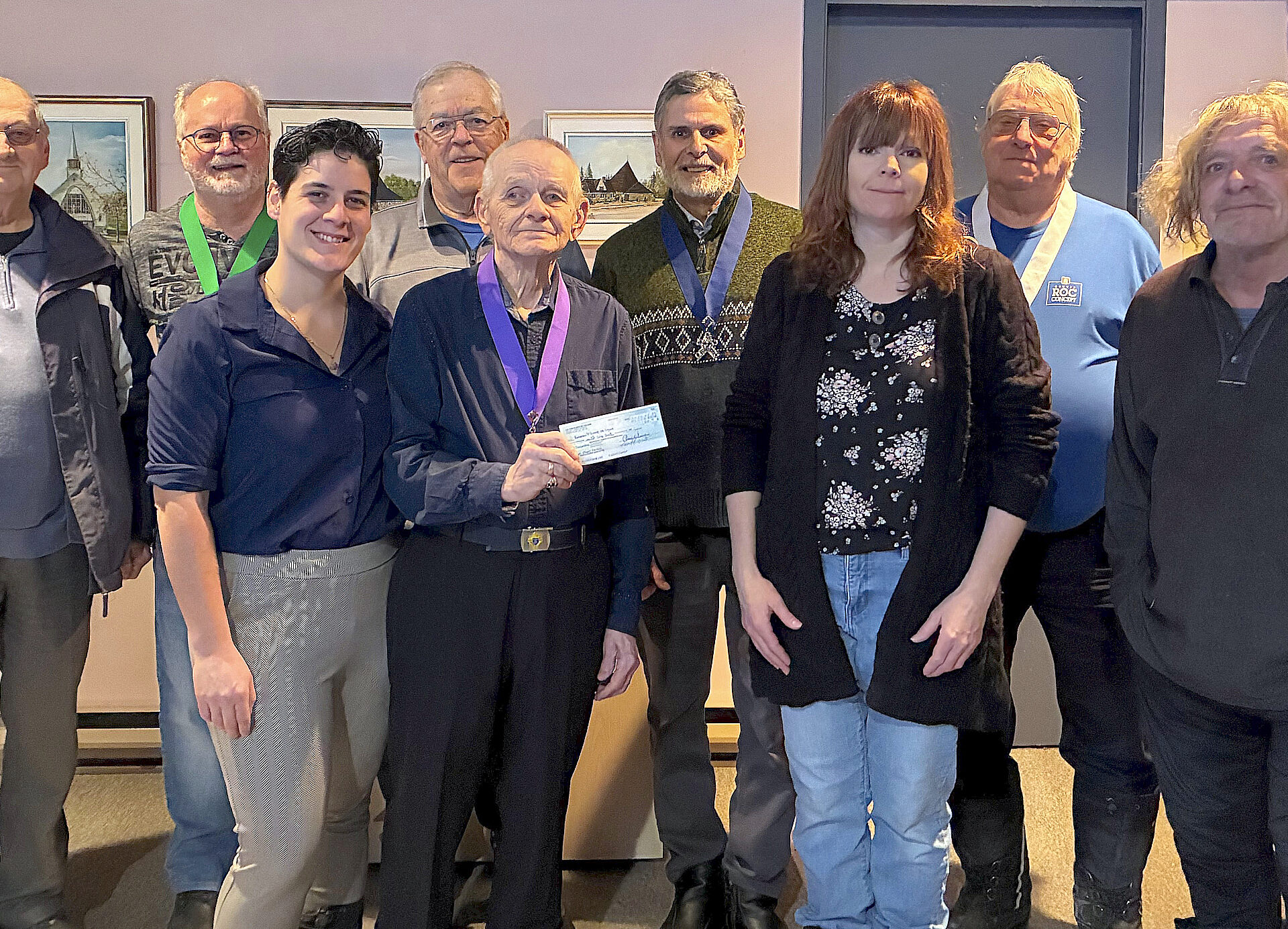 Sur la photo : Jacques Gauthier, Denis Legault, Niki De Paoli, du projet Colibri, Raynald Beaulieu, Claude Chénier, grand-chevalier, Claude de Grandpré, Karine Smith, du projet Colibri, Gérard Côté et Guy Duval.
(Photo Chevaliers de Colomb)