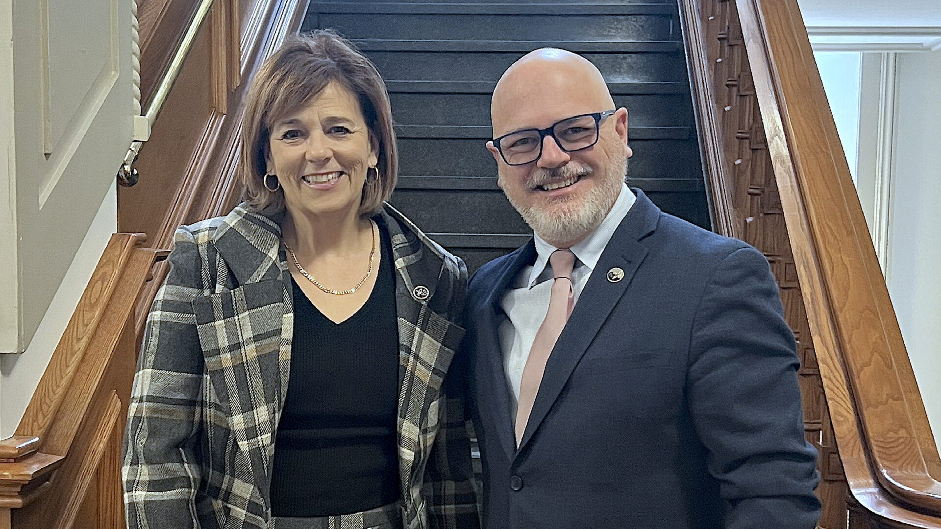 La députée de Labelle, Chantale Jeannotte et le ministre Jonatan Julien.

(Photo gracieuseté)
