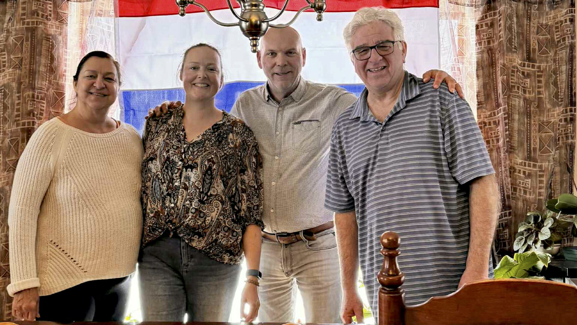 De la grande visite pour Christiane Perrier et Mario Patry tout récemment : Christiane, Paula Haas, Pascal DeBoer et Mario.
(Photo Famille Patry)