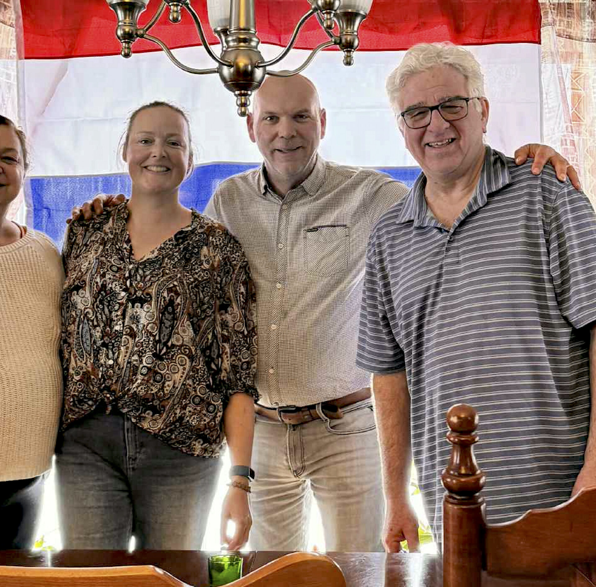 De la grande visite pour Christiane Perrier et Mario Patry tout récemment : Christiane, Paula Haas, Pascal DeBoer et Mario.
(Photo Famille Patry)