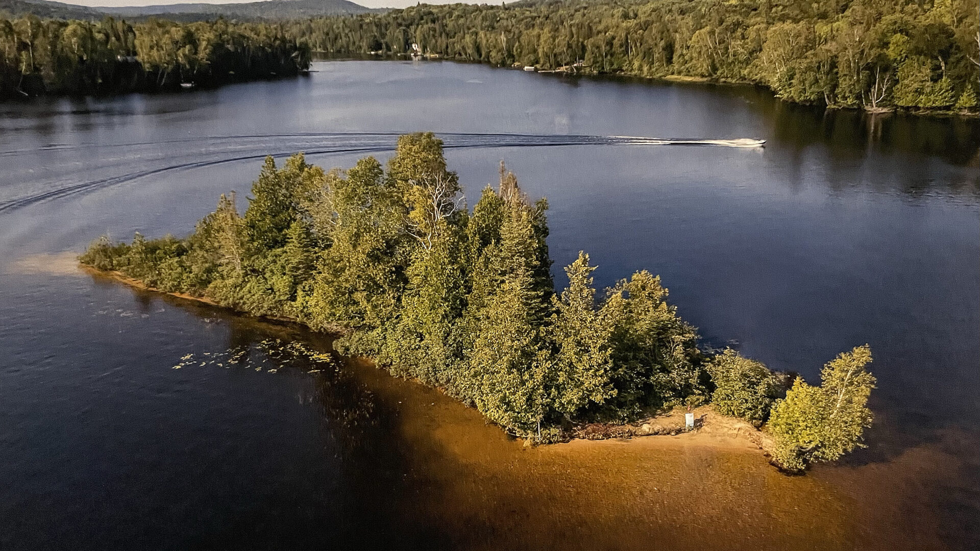 L’Île du lac Allard à Lac-Saguay voit ses berges se dégrader.
(Photo Michel Bouthillier)