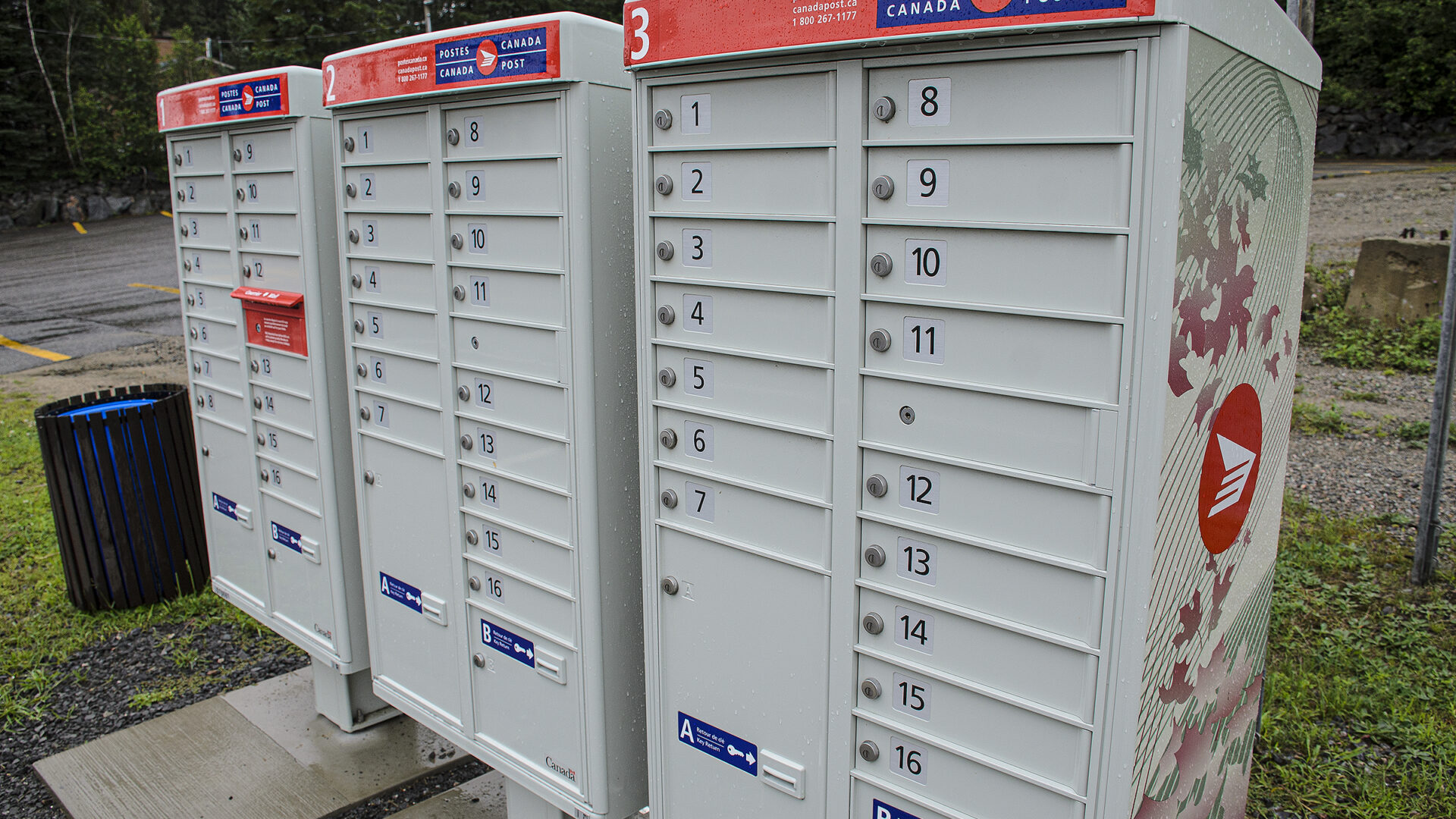C'est ce modèle de boîtes aux lettres et colis qu'installe Postes Canada. (Photo Medialo - Ronald McGregor)