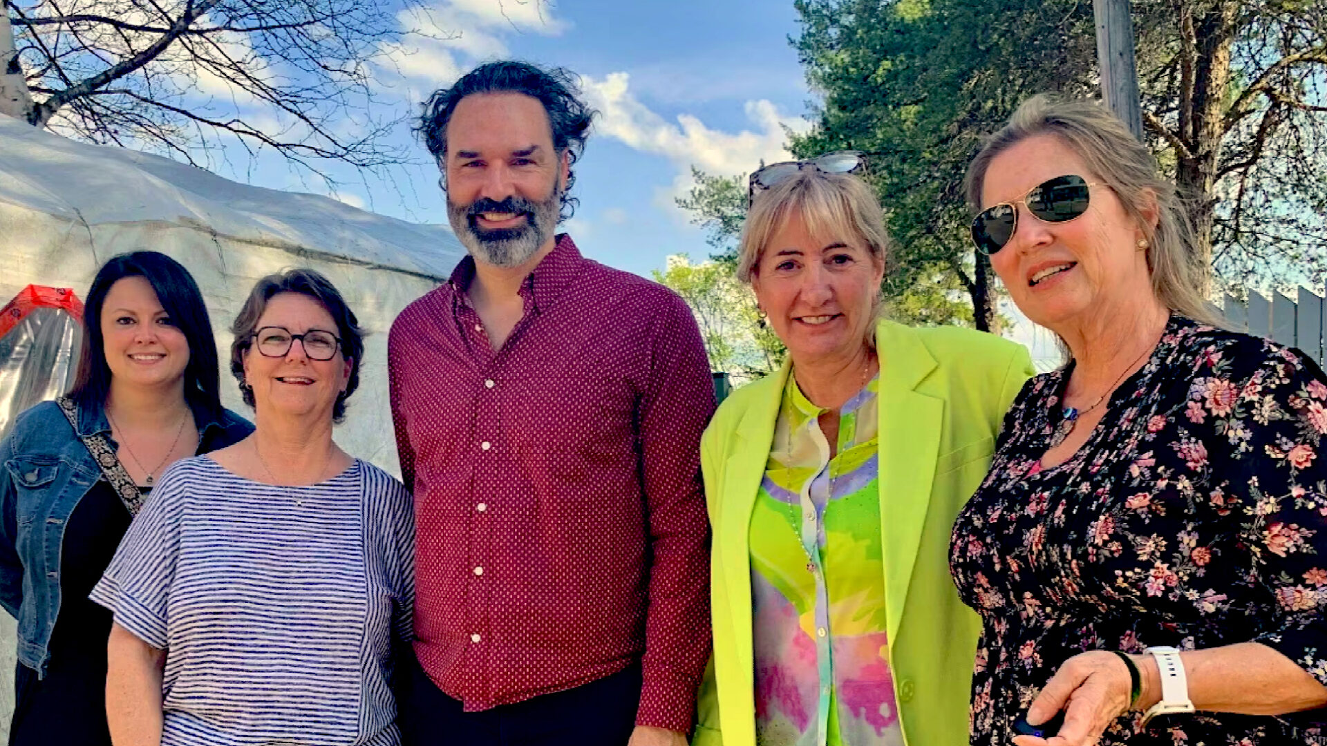 Du Comptoir d’entraide de Labelle : Stéphanie Campeau, Isabelle Lapointe, Alexandre Lapointe, Monique Lussier présidente du CA du Comptoir d’Entraide de Labelle et Anita Clément.
(Photo gracieuseté)