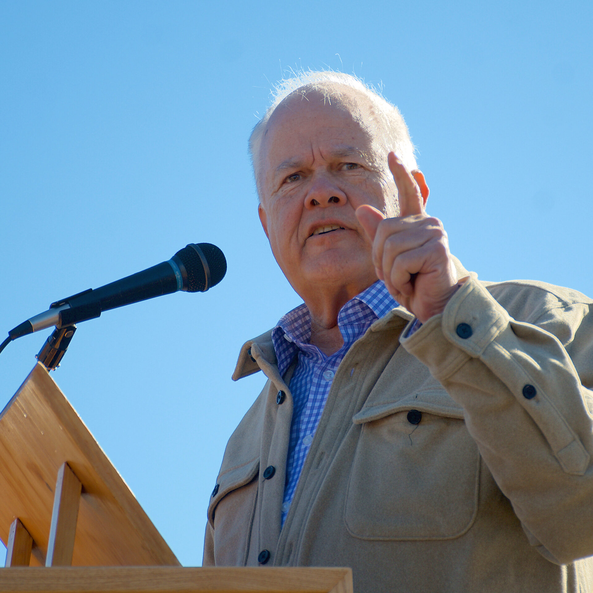 Le maire Jacques Allard de L'Ascension a su rallier les politiciens des Laurentides pour sermonner les gouvernements au sujet du gouffre dans son patelin.
(Photo Médialo - Ronald McGregor)