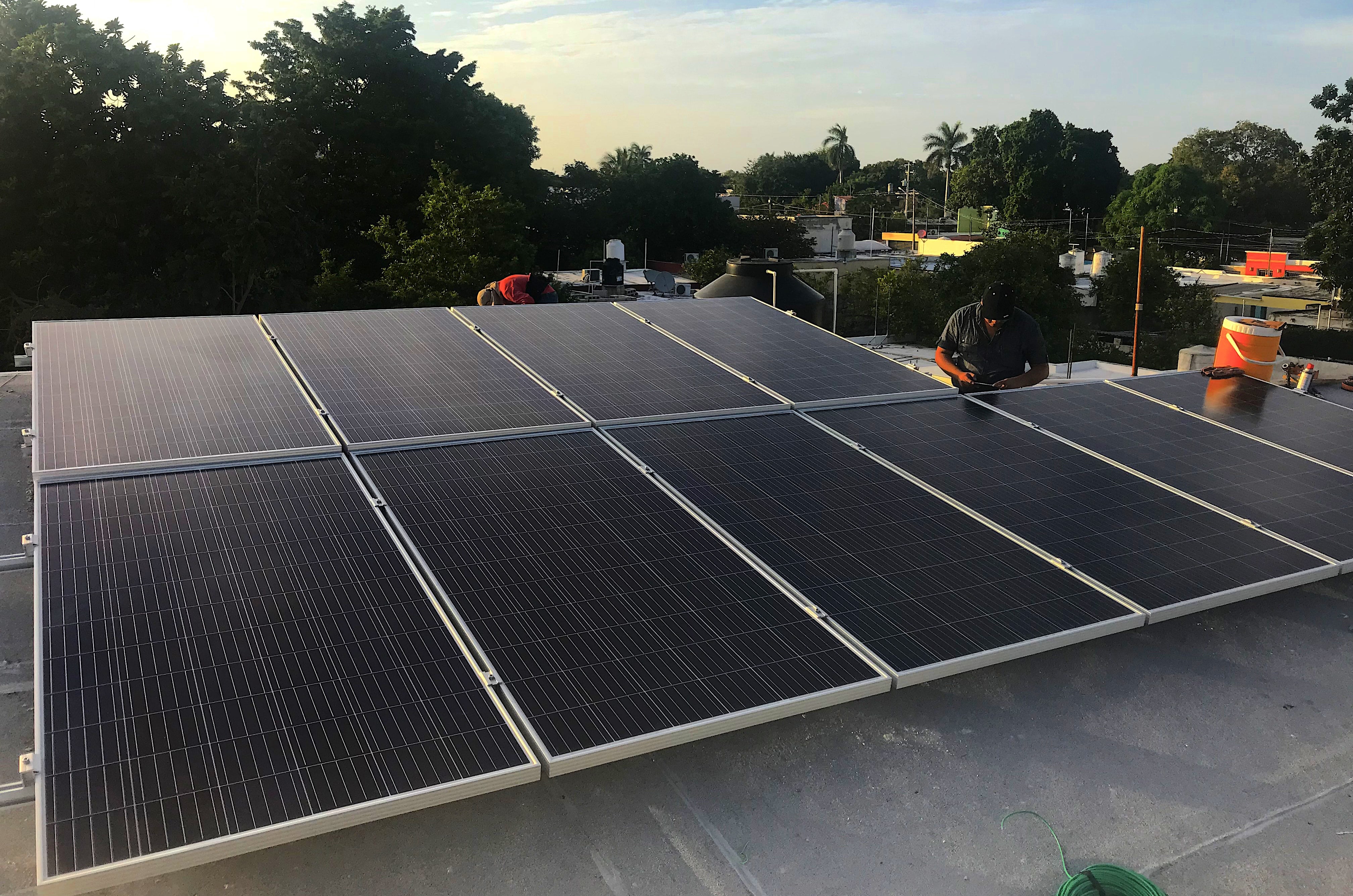 Instalación de Paneles Solares