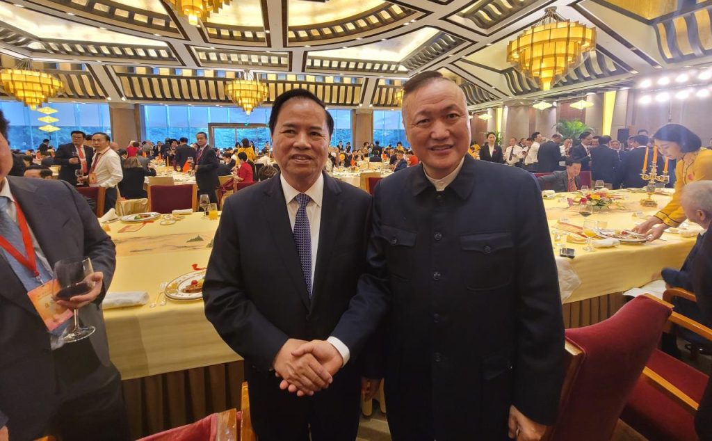 加中海外交流协会会长陆炳雄连续23年出席国庆招待会13