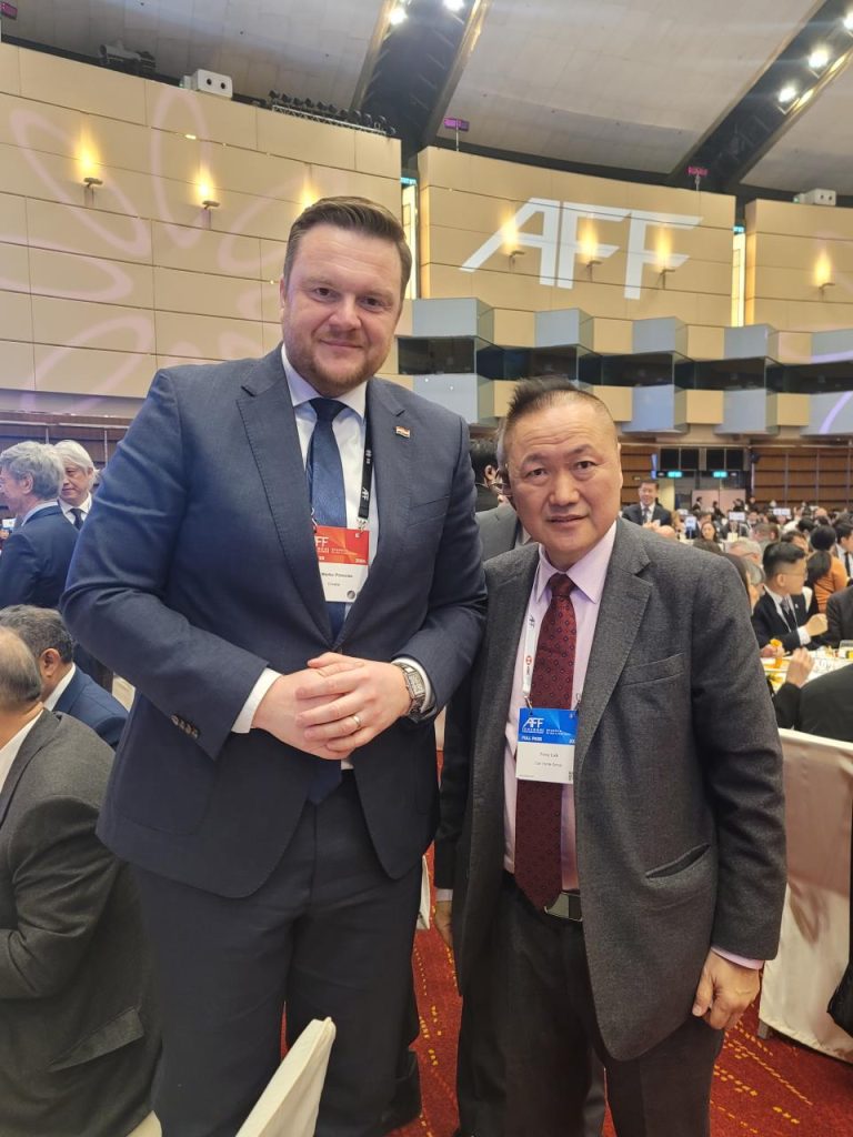加拿大加中交流协会会长陆炳雄受邀出席香港第十七届亚洲金融论坛12