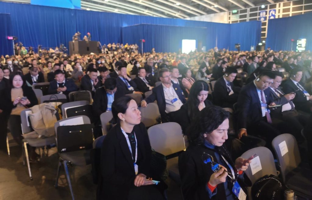 加拿大加中交流协会会长陆炳雄受邀出席香港第十七届亚洲金融论坛4