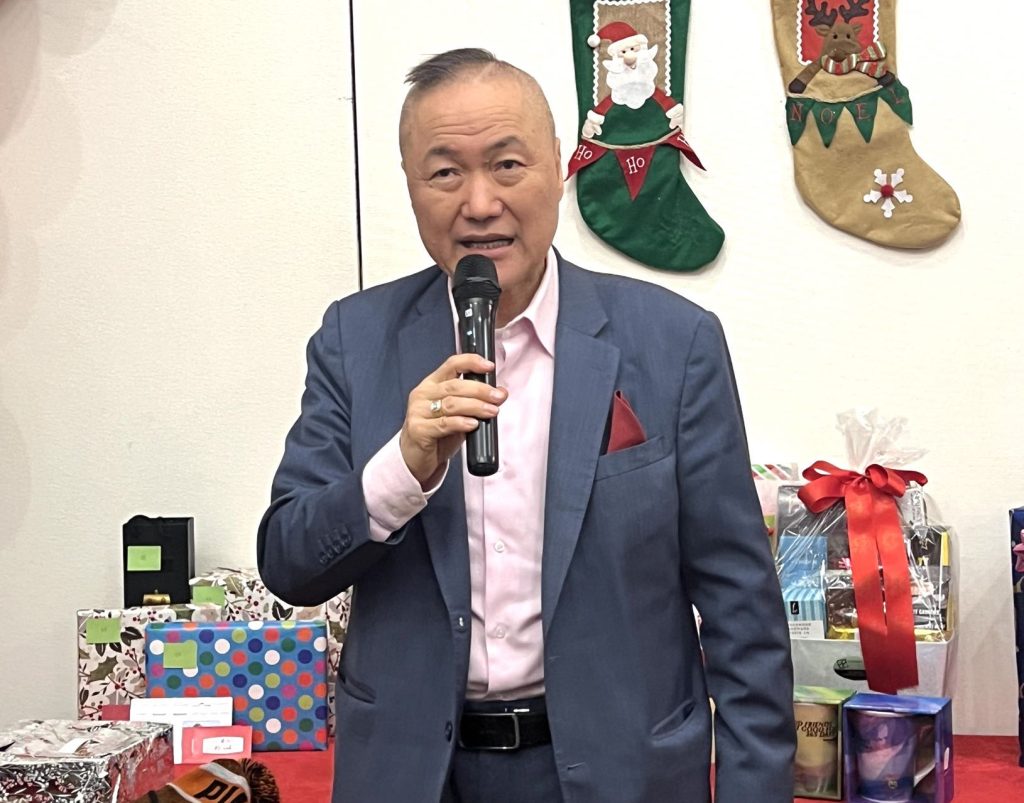 加雄移民集团举办庆圣诞迎新年35周年大联欢2