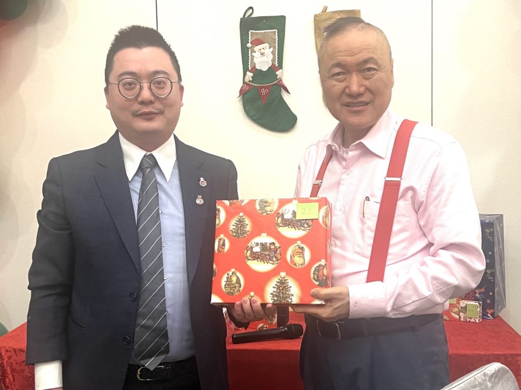 加雄移民集团举办庆圣诞迎新年35周年大联欢28